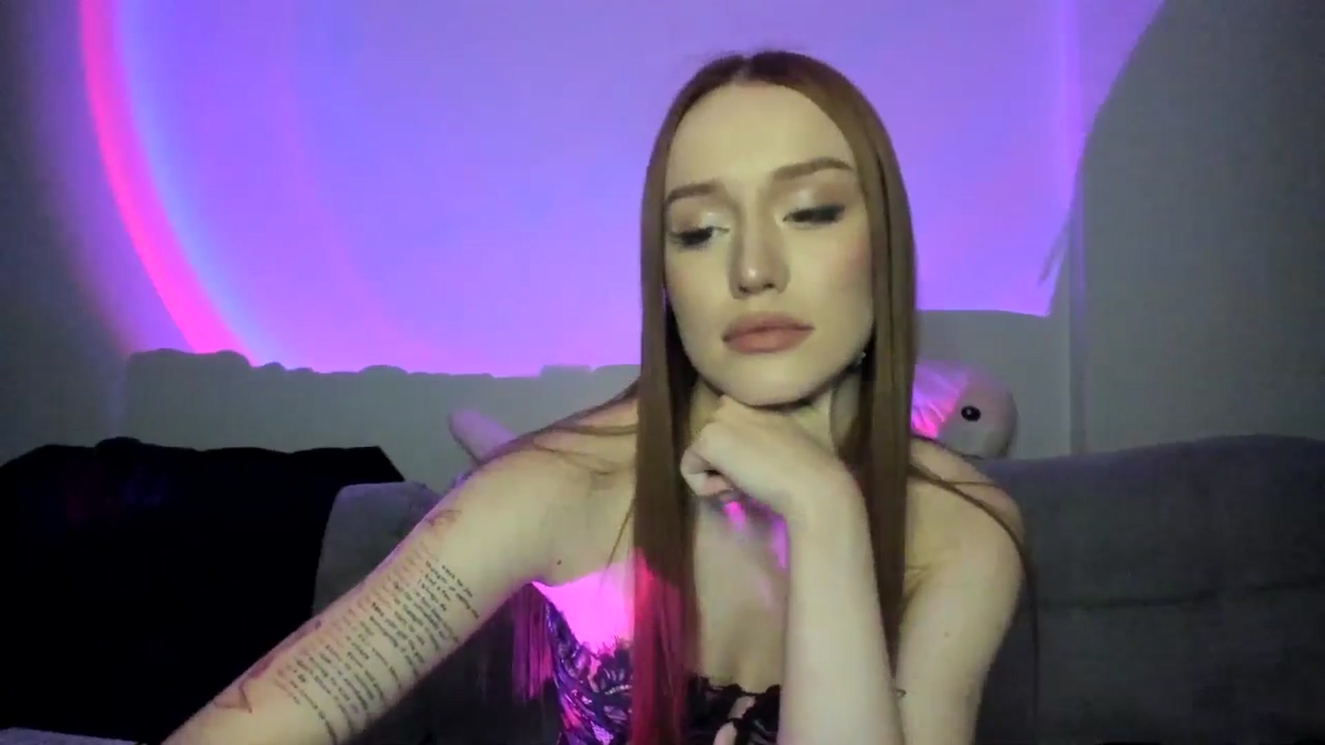 Gallery image thumbnail from IsabellRrose's myfreecams stream on, 03/19/2025, 17:22 image 13 of 20
