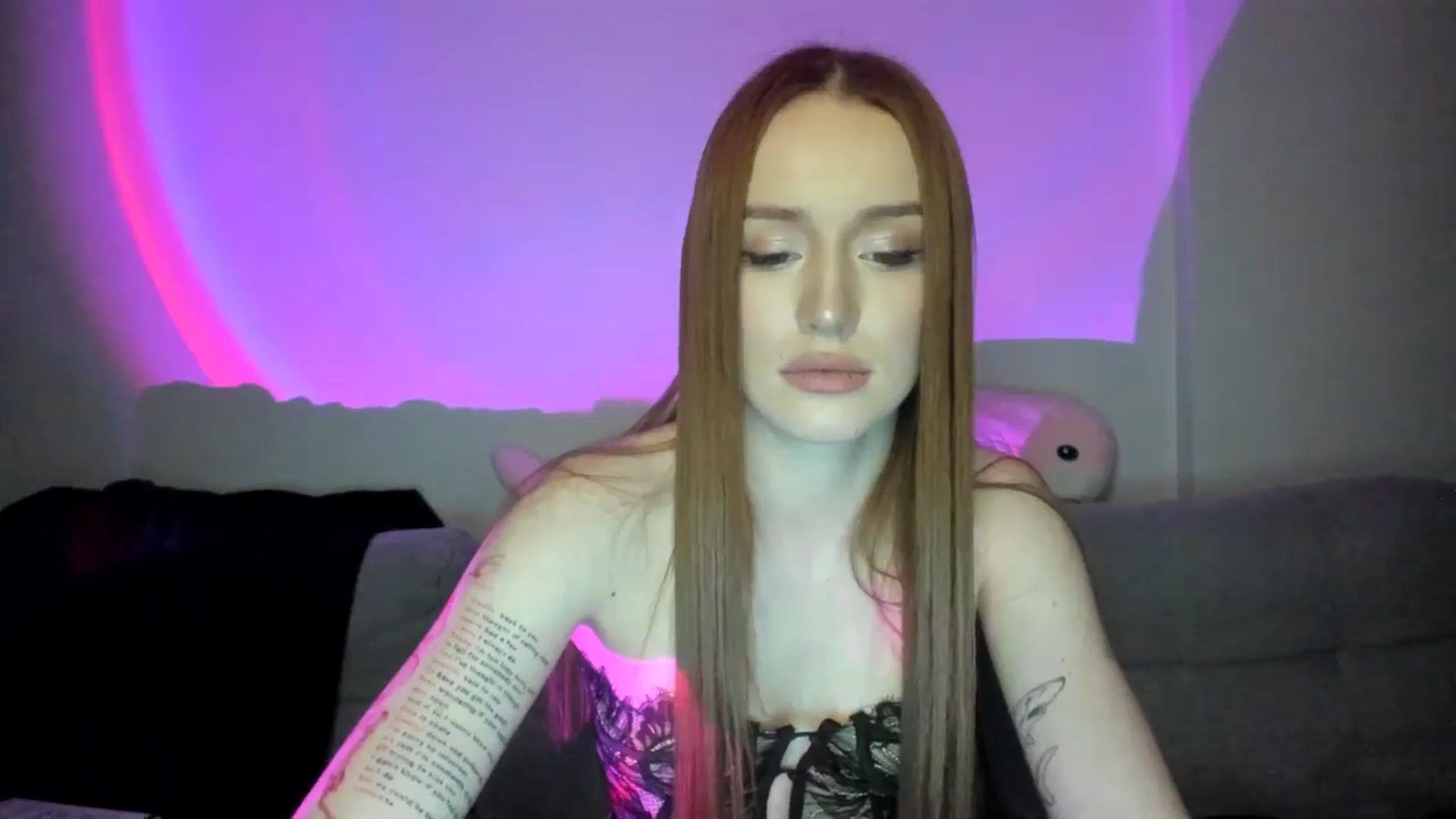 Gallery image thumbnail from IsabellRrose's myfreecams stream on, 03/19/2025, 17:22 image 14 of 20