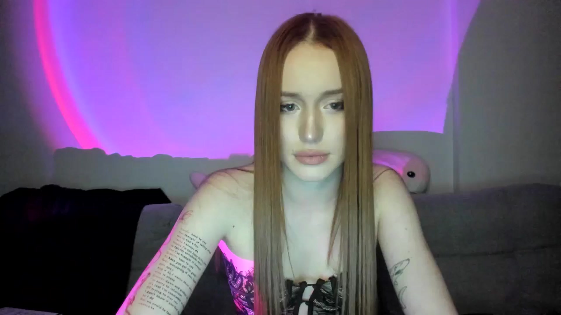 Gallery image thumbnail from IsabellRrose's myfreecams stream on, 03/19/2025, 17:22 image 20 of 20