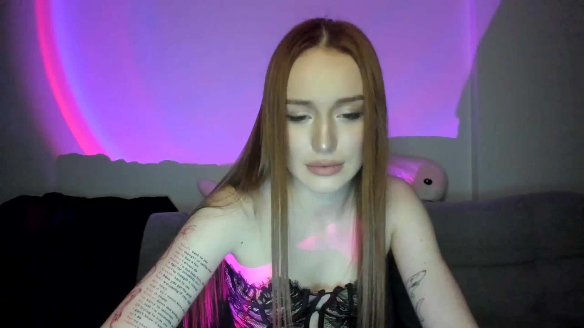Gallery image thumbnail from IsabellRrose's myfreecams stream on, 03/19/2025, 18:13 image 16 of 20