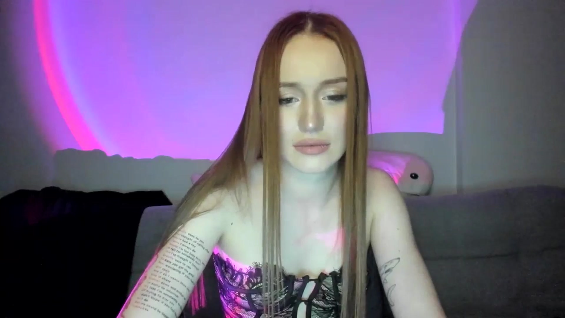 Gallery image thumbnail from IsabellRrose's myfreecams stream on, 03/19/2025, 18:13 image 19 of 20