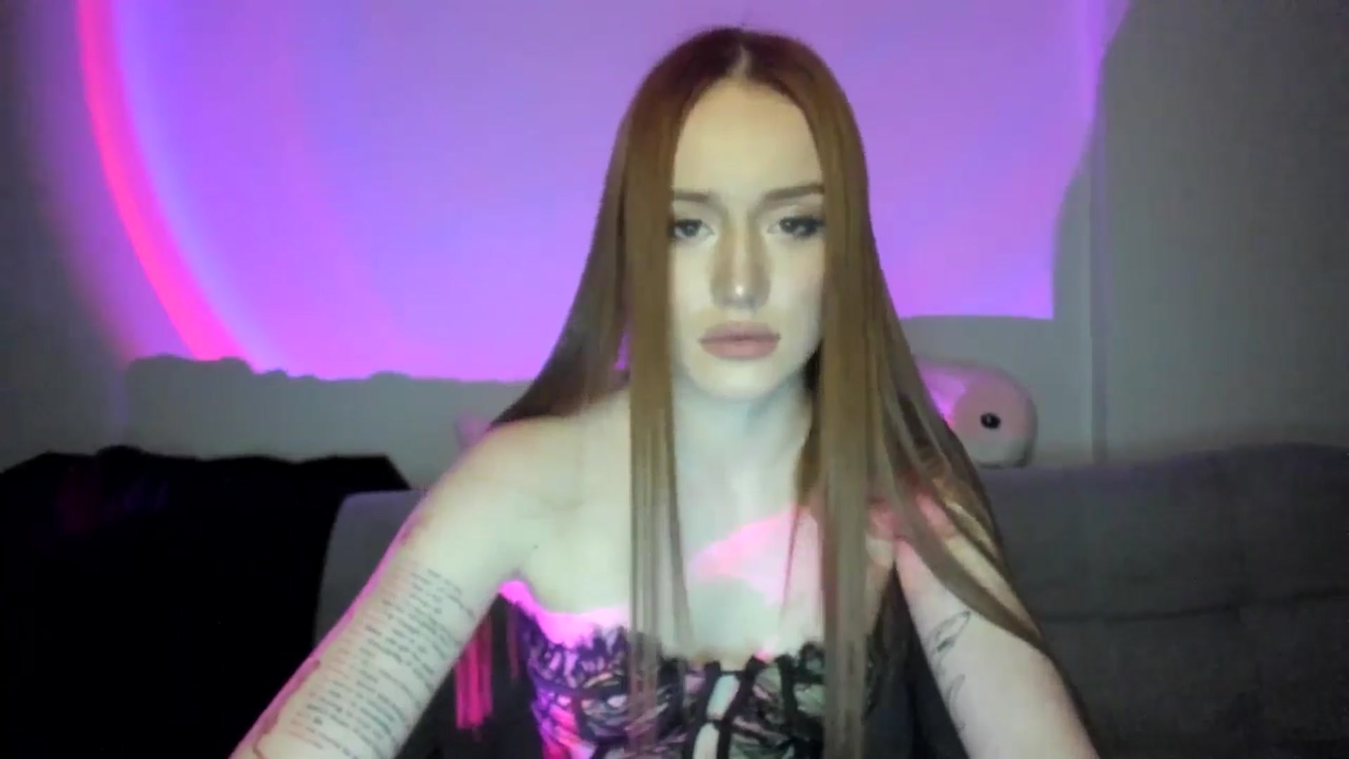 Gallery image thumbnail from IsabellRrose's myfreecams stream on, 03/19/2025, 18:31 image 9 of 20