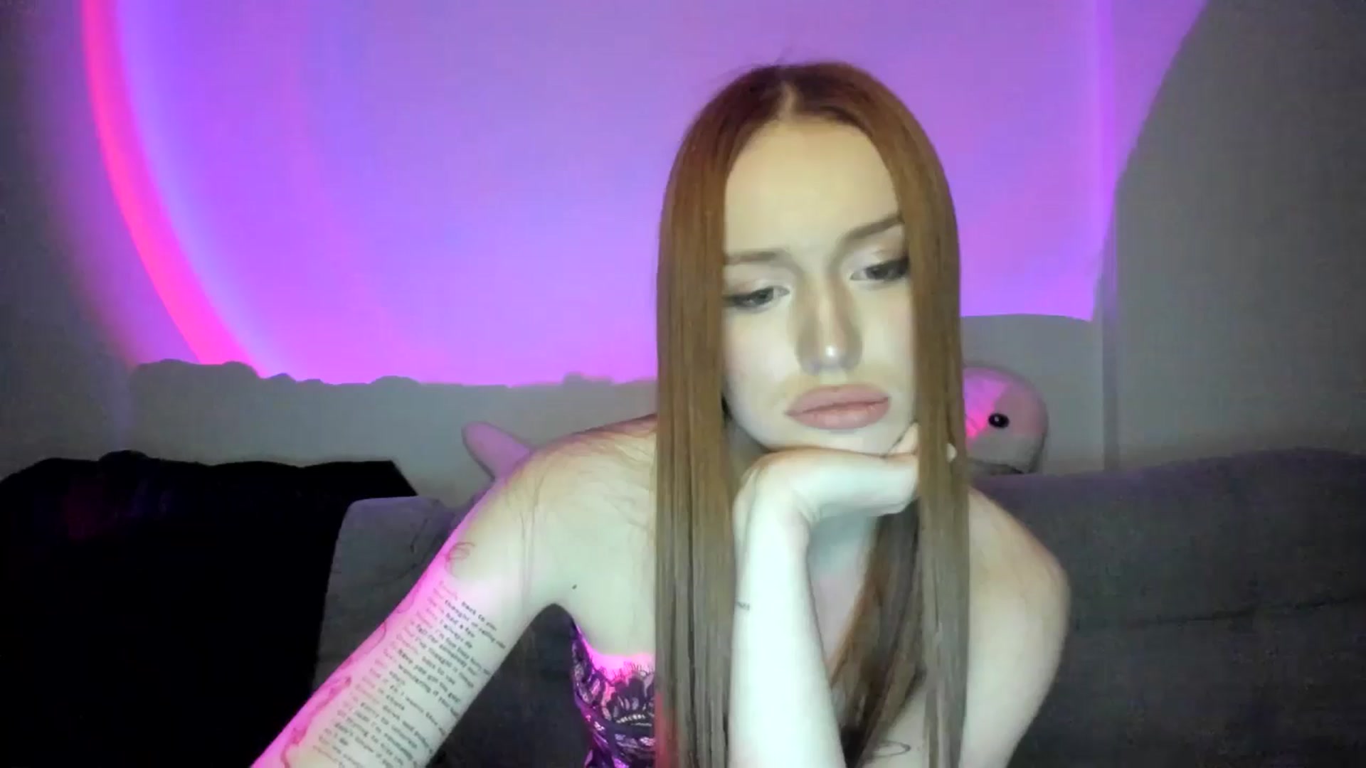 Gallery image thumbnail from IsabellRrose's myfreecams stream on, 03/19/2025, 19:07 image 2 of 20