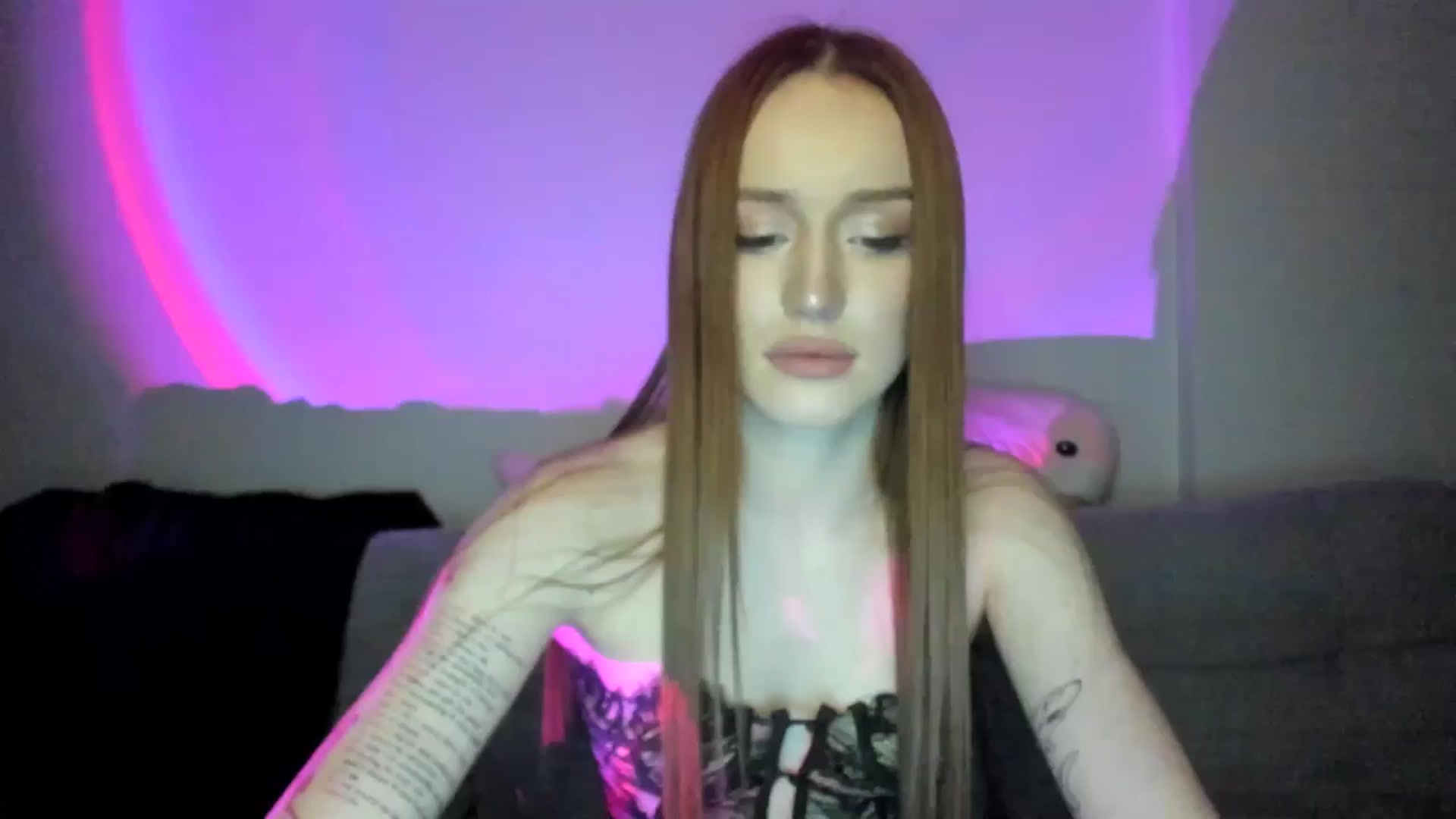 Gallery image thumbnail from IsabellRrose's myfreecams stream on, 03/19/2025, 19:07 image 20 of 20