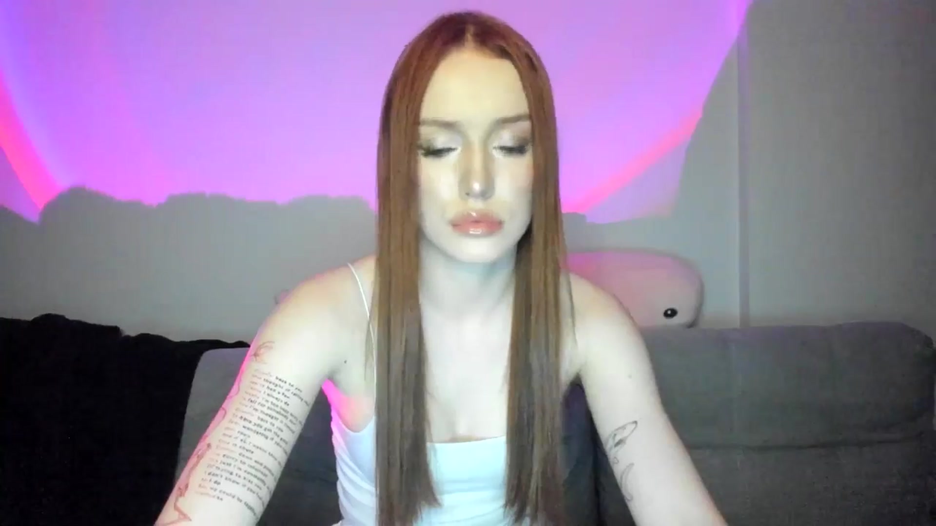 Gallery image thumbnail from IsabellRrose's myfreecams stream on, 03/21/2025, 17:33 image 19 of 20