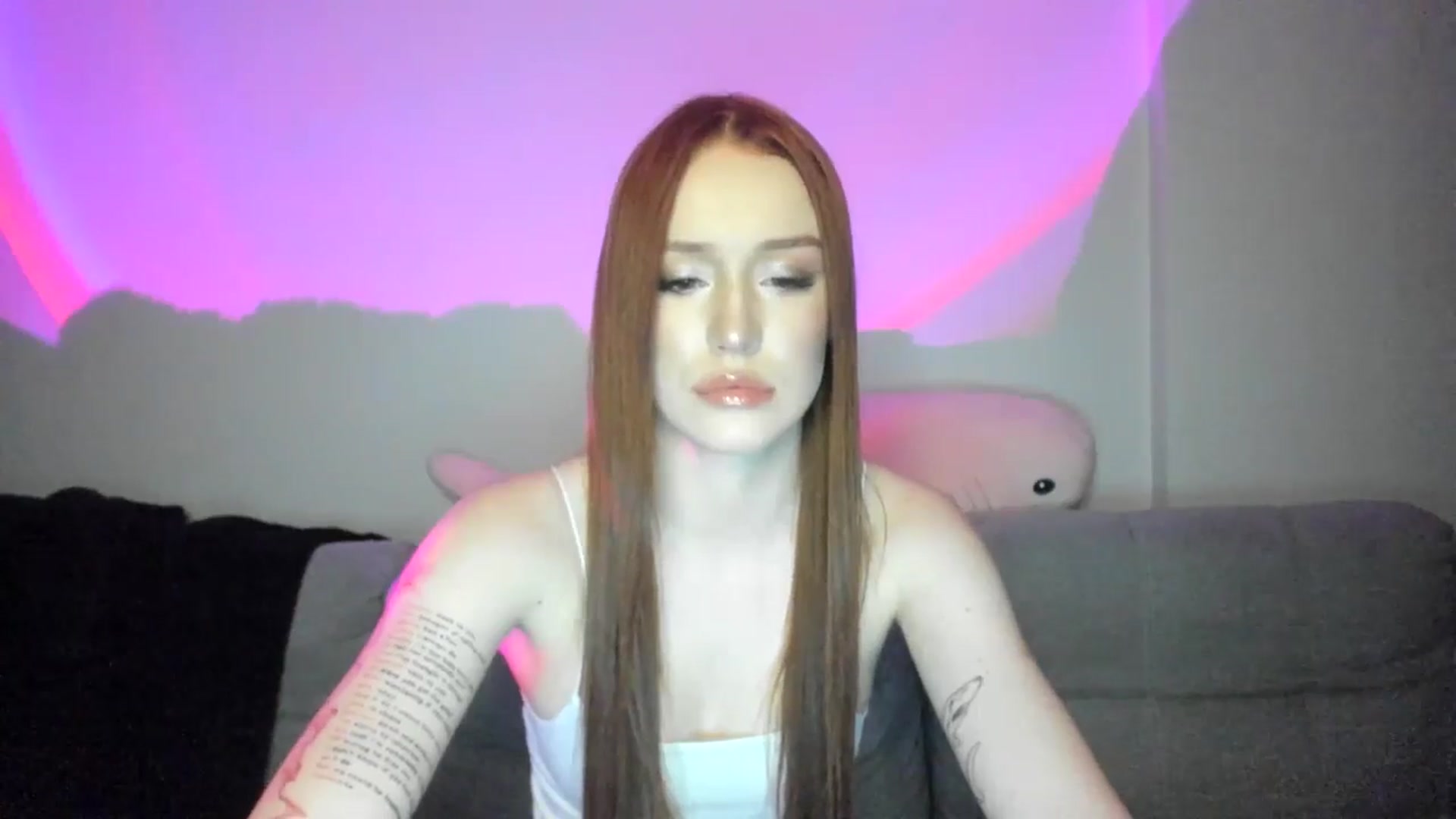 Gallery image thumbnail from IsabellRrose's myfreecams stream on, 03/21/2025, 17:33 image 13 of 20