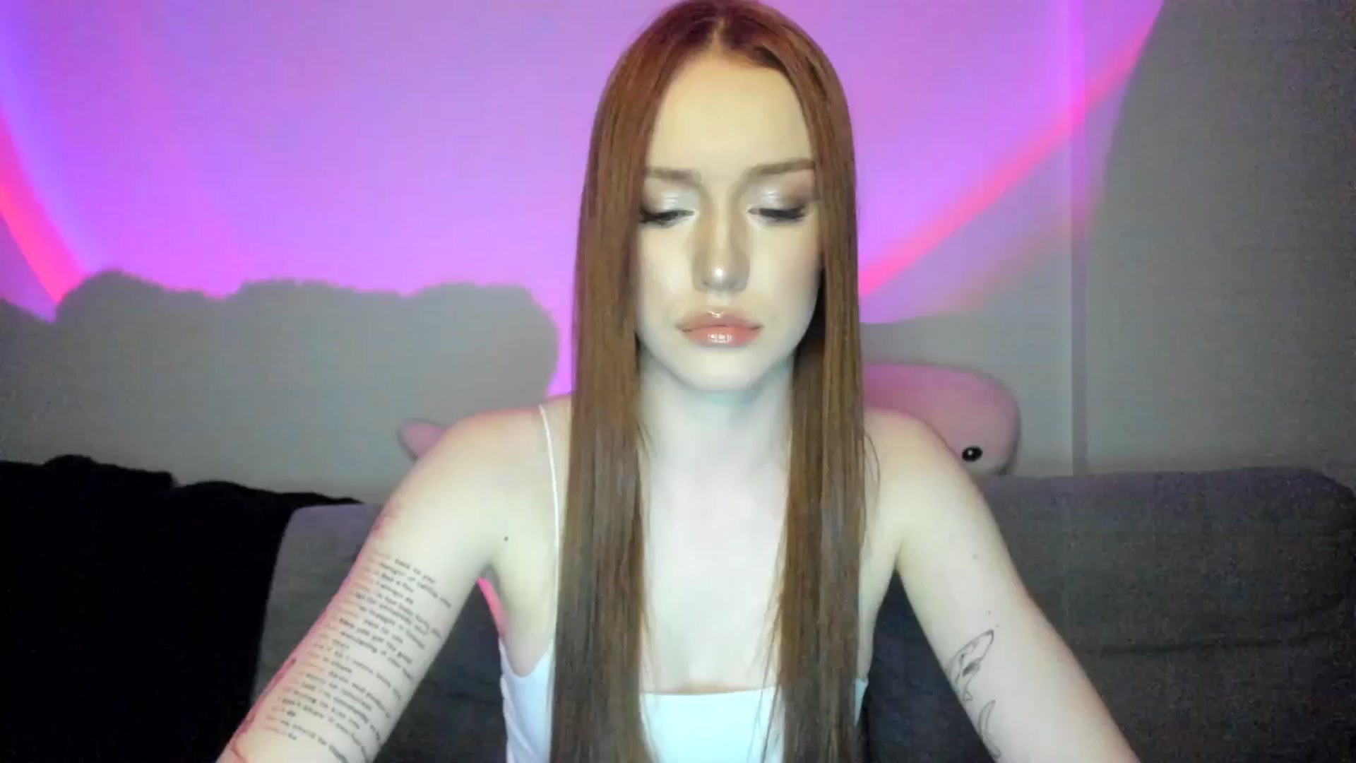 Gallery image thumbnail from IsabellRrose's myfreecams stream on, 03/21/2025, 17:33 image 14 of 20