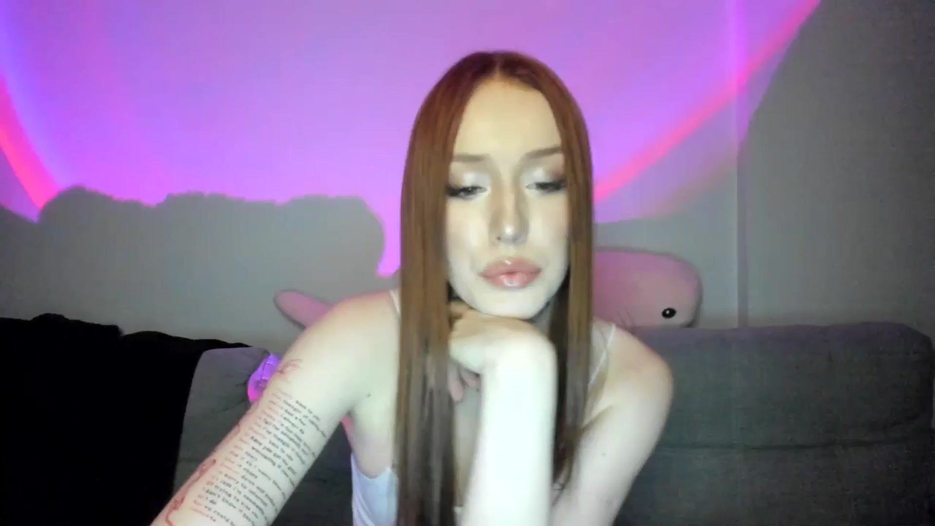 Gallery image thumbnail from IsabellRrose's myfreecams stream on, 03/21/2025, 17:33 image 5 of 20