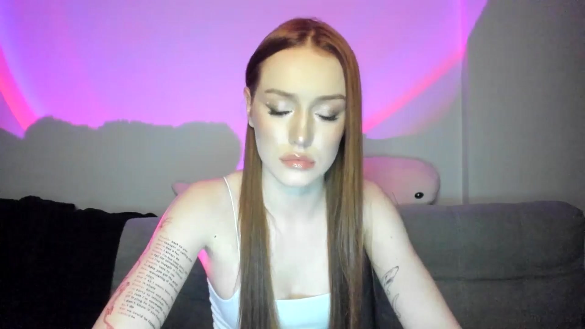 Gallery image thumbnail from IsabellRrose's myfreecams stream on, 03/21/2025, 17:48 image 9 of 20