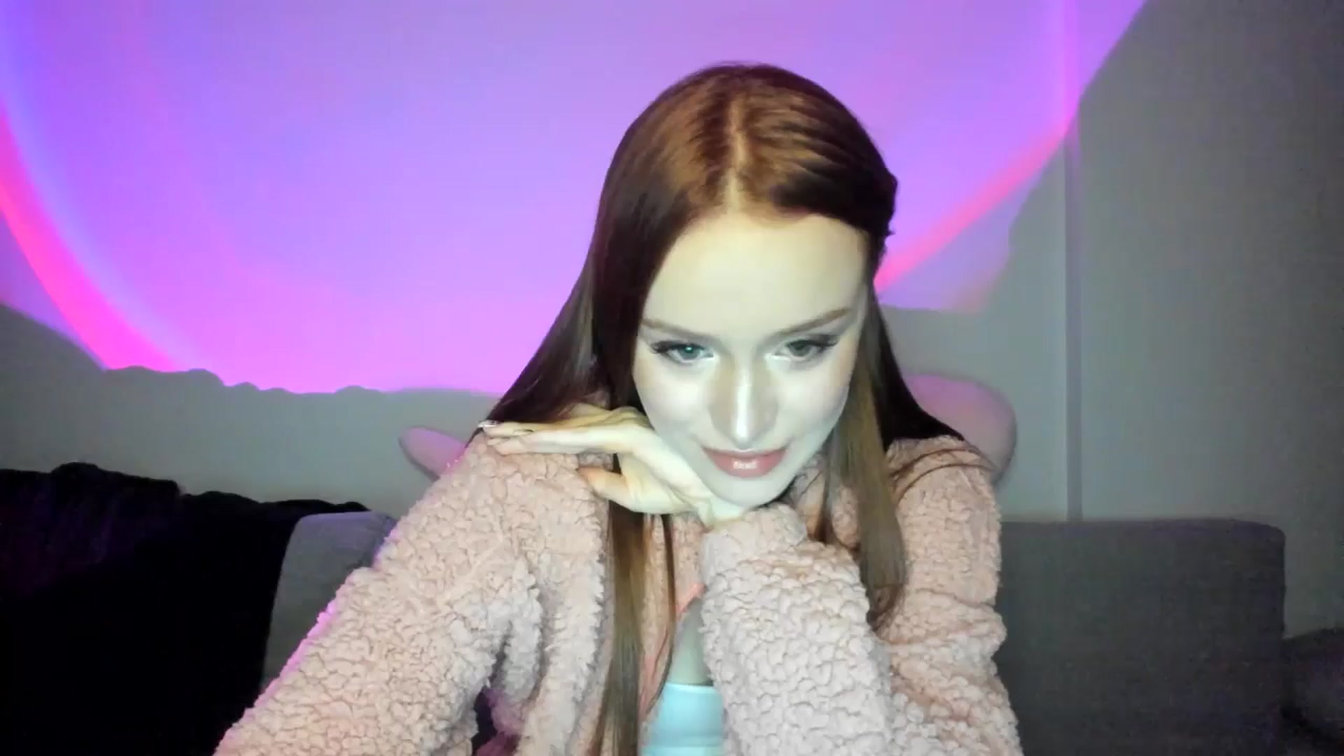 Gallery image thumbnail from IsabellRrose's myfreecams stream on, 03/21/2025, 18:34 image 9 of 20