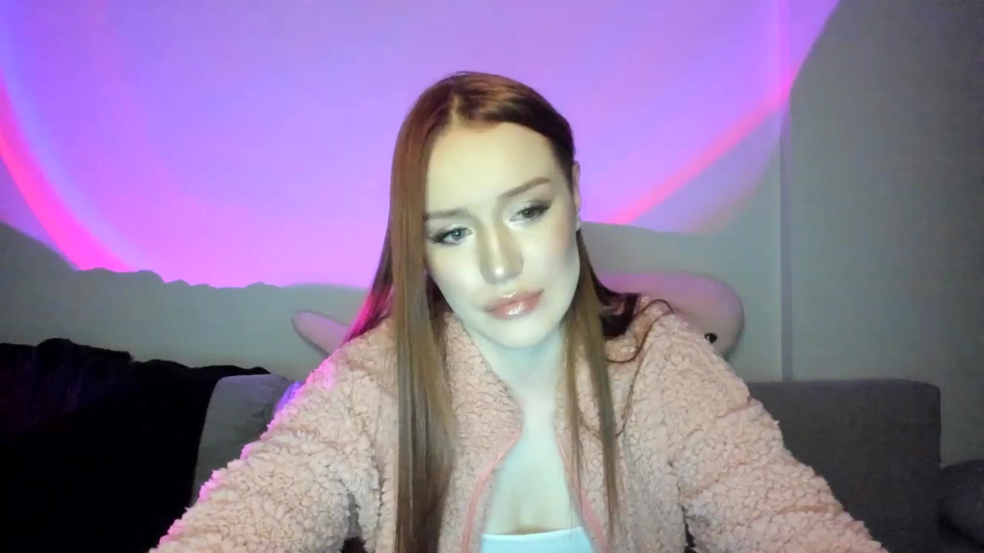 Gallery image thumbnail from IsabellRrose's myfreecams stream on, 03/21/2025, 18:34 image 12 of 20