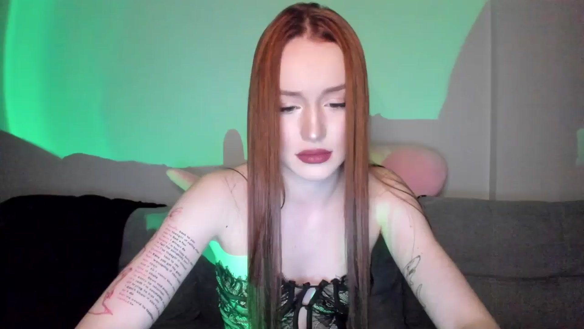 Gallery image thumbnail from IsabellRrose's myfreecams stream on, 03/24/2025, 18:21 image 7 of 20