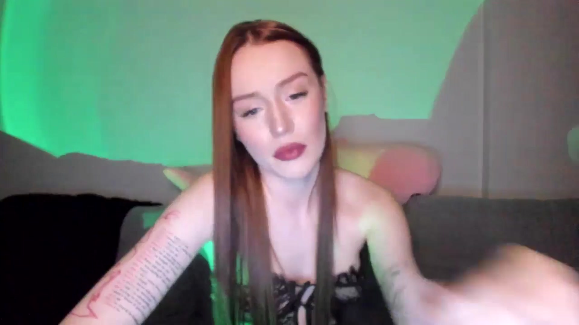 Gallery image thumbnail from IsabellRrose's myfreecams stream on, 03/24/2025, 18:21 image 13 of 20