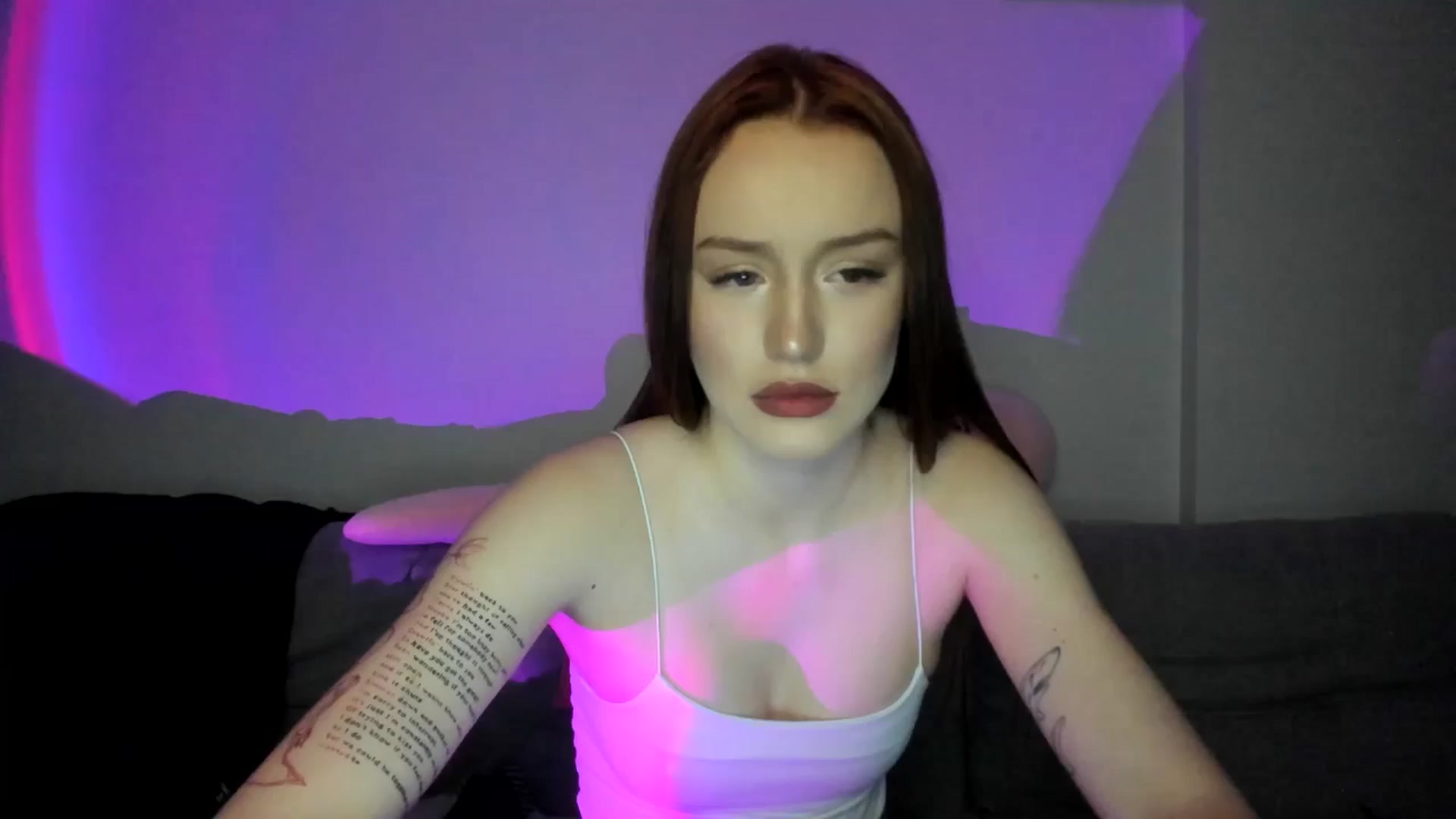 Gallery image thumbnail from IsabellRrose's myfreecams stream on, 03/25/2025, 17:42 image 6 of 20