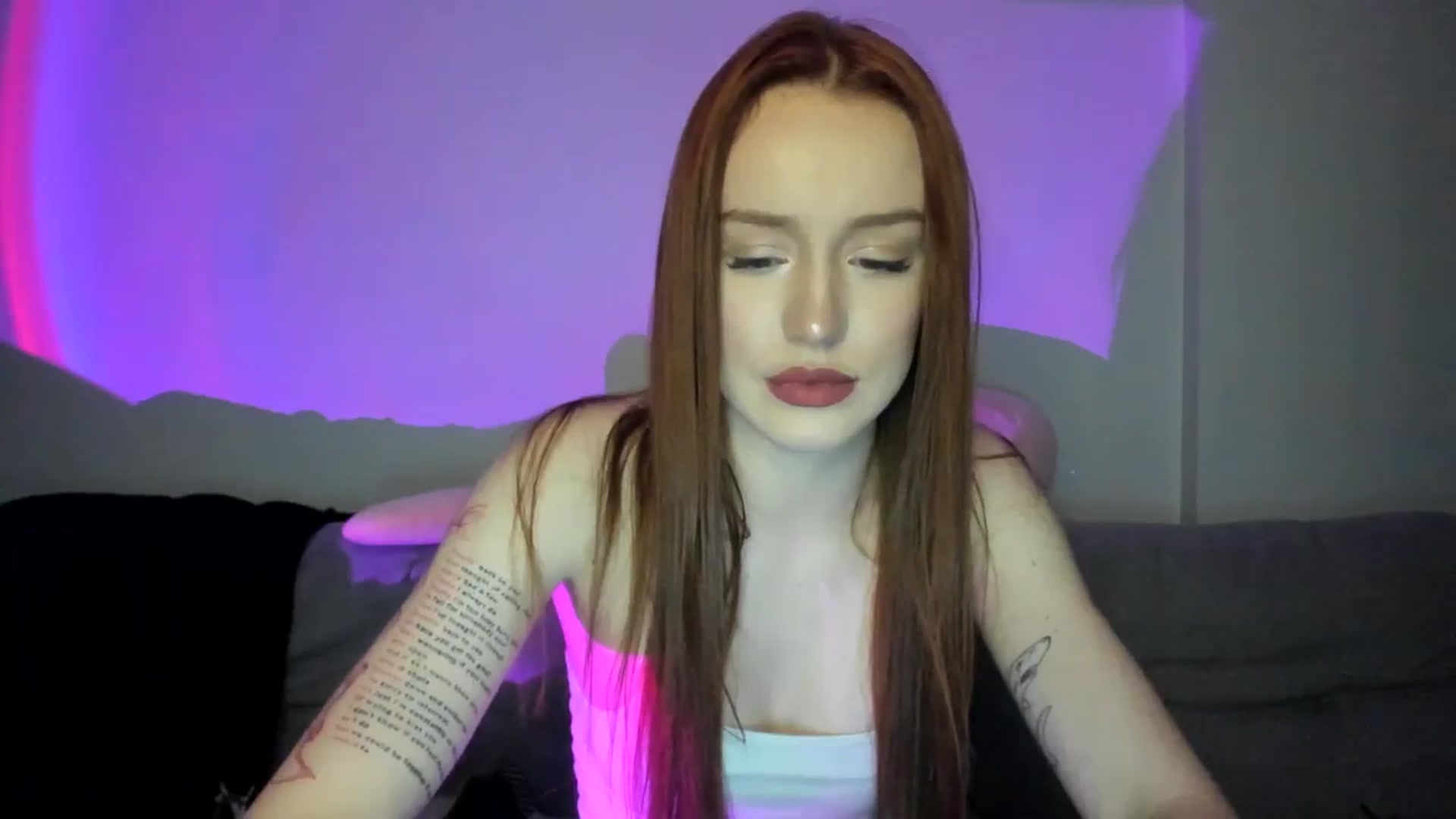 Gallery image thumbnail from IsabellRrose's myfreecams stream on, 03/25/2025, 17:42 image 17 of 20