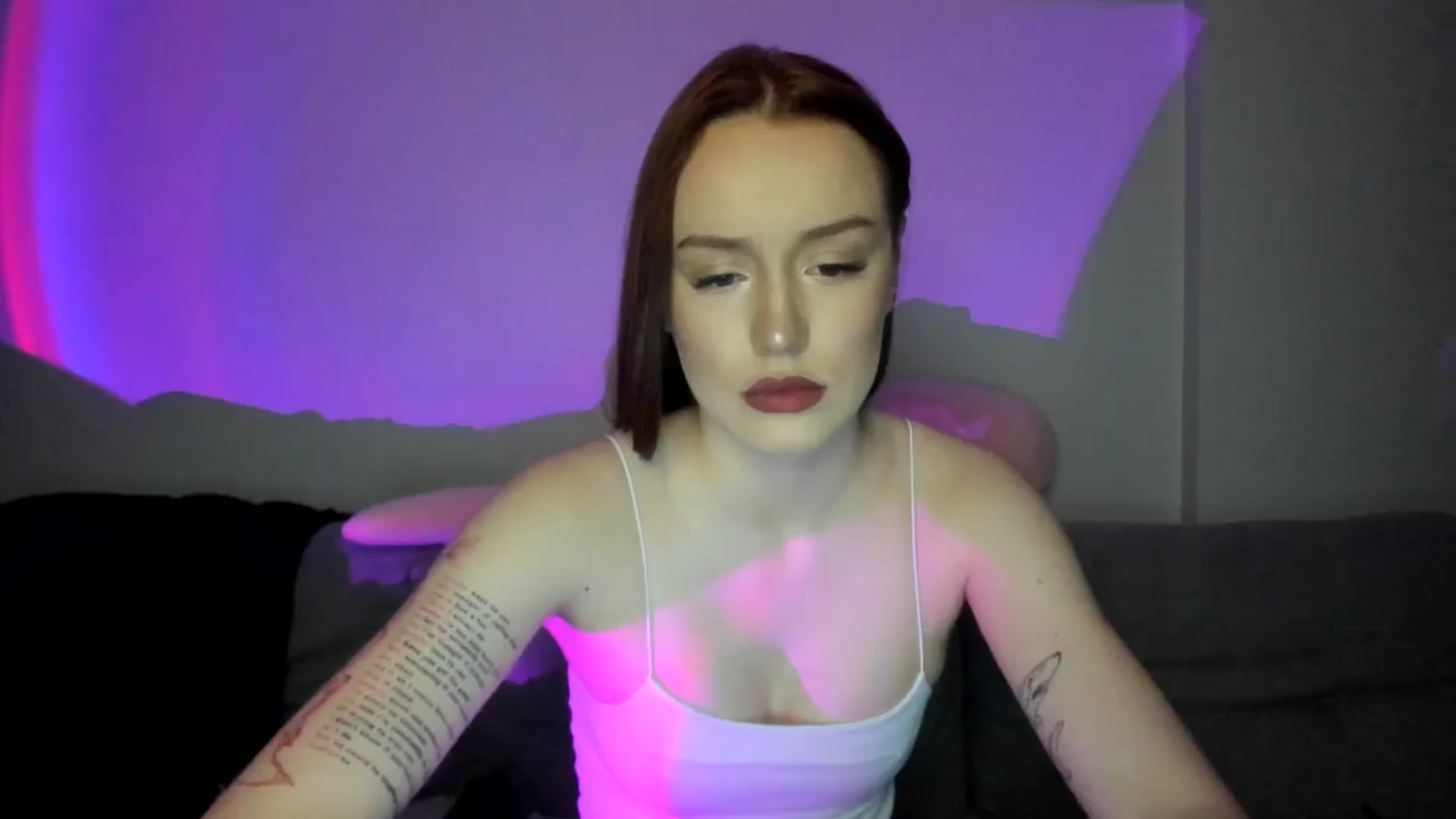Gallery image thumbnail from IsabellRrose's myfreecams stream on, 03/25/2025, 17:42 image 12 of 20