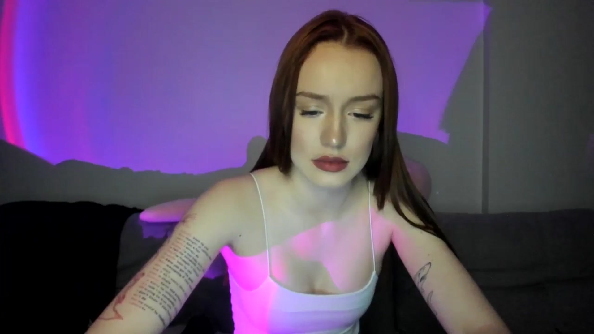 Gallery image thumbnail from IsabellRrose's myfreecams stream on, 03/25/2025, 17:42 image 8 of 20