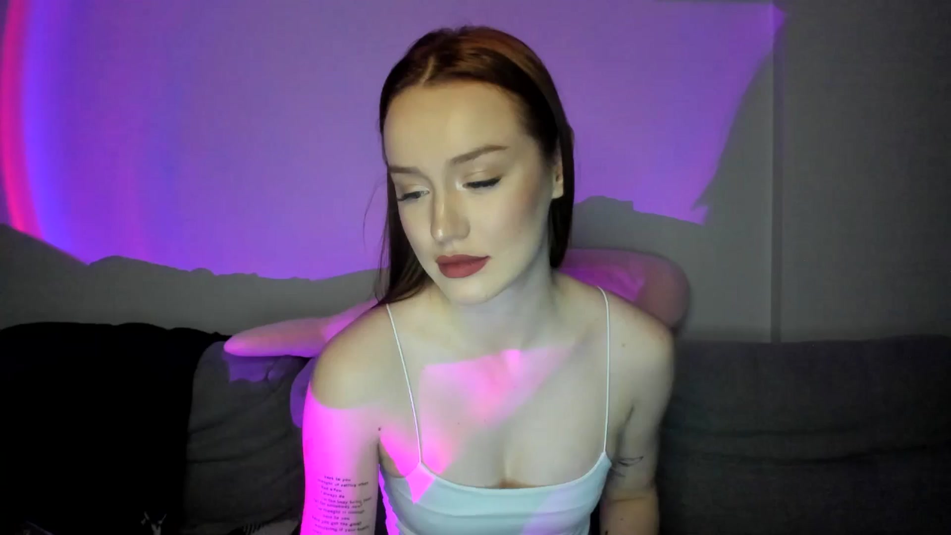 Gallery image thumbnail from IsabellRrose's myfreecams stream on, 03/25/2025, 18:27 image 1 of 20