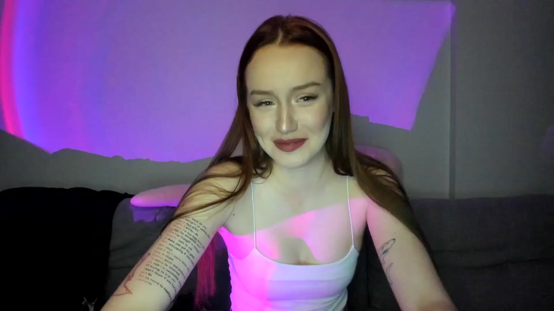 Gallery image thumbnail from IsabellRrose's myfreecams stream on, 03/25/2025, 18:27 image 2 of 20