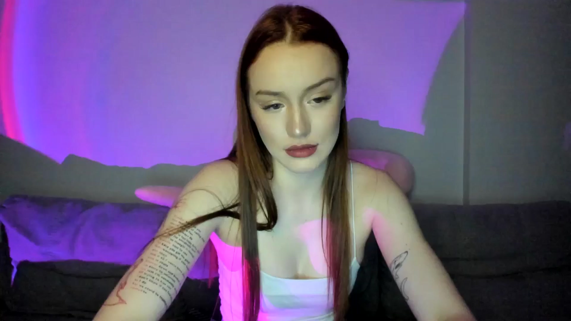 Gallery image thumbnail from IsabellRrose's myfreecams stream on, 03/25/2025, 18:27 image 19 of 20