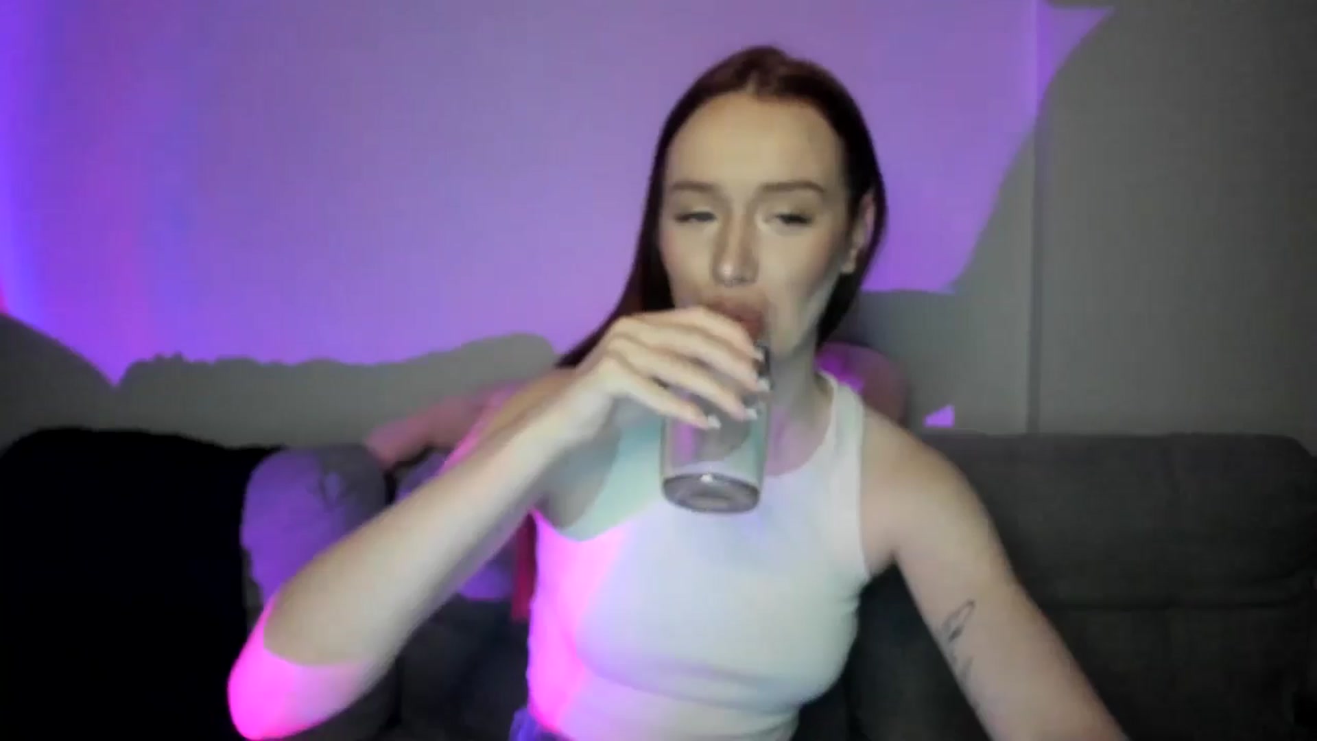 Gallery image thumbnail from IsabellRrose's myfreecams stream on, 03/26/2025, 17:12 image 9 of 20