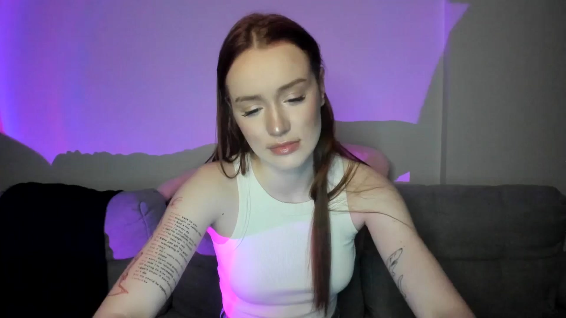 Gallery image thumbnail from IsabellRrose's myfreecams stream on, 03/26/2025, 17:12 image 4 of 20