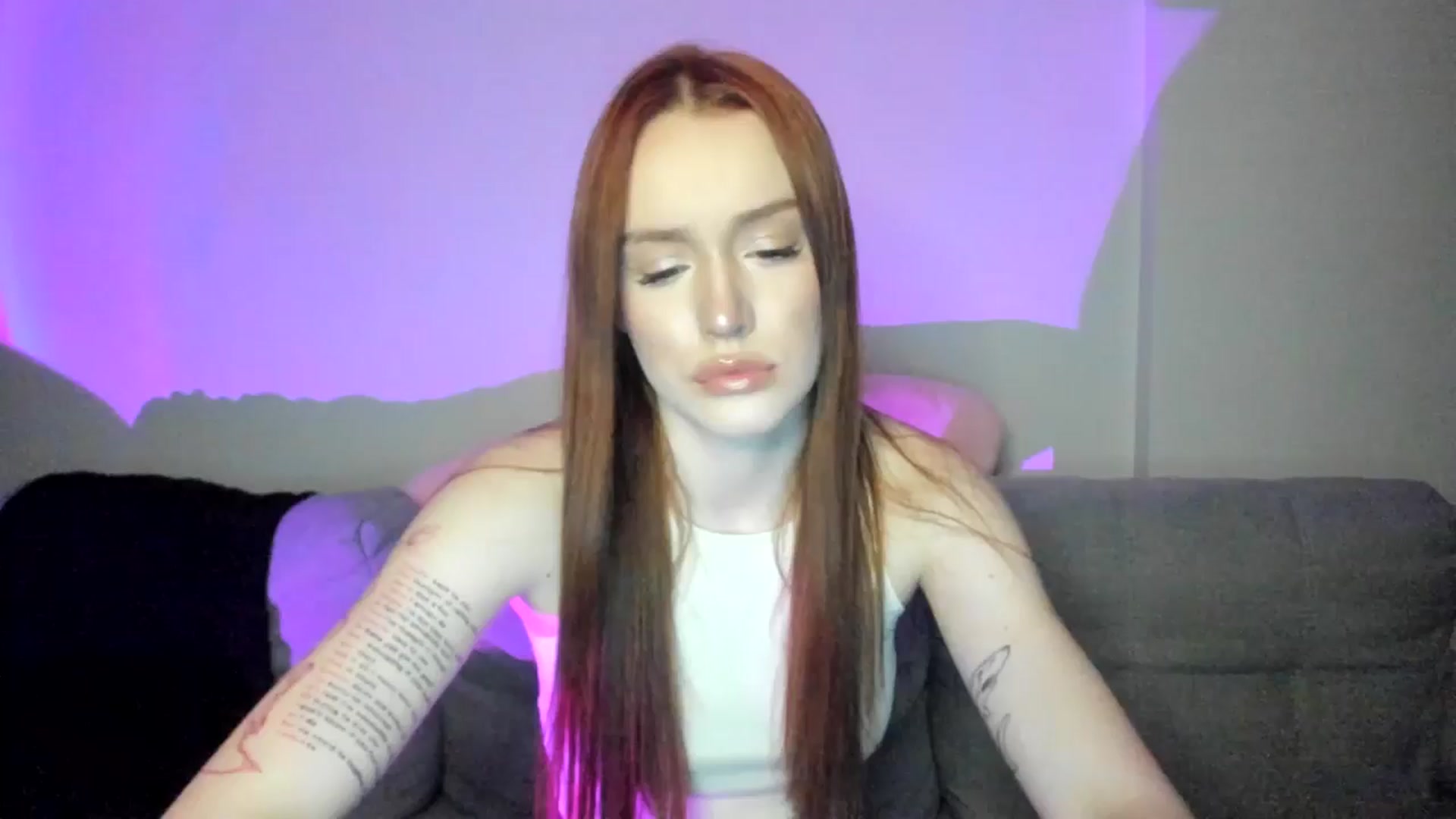 Gallery image thumbnail from IsabellRrose's myfreecams stream on, 03/26/2025, 17:12 image 16 of 20