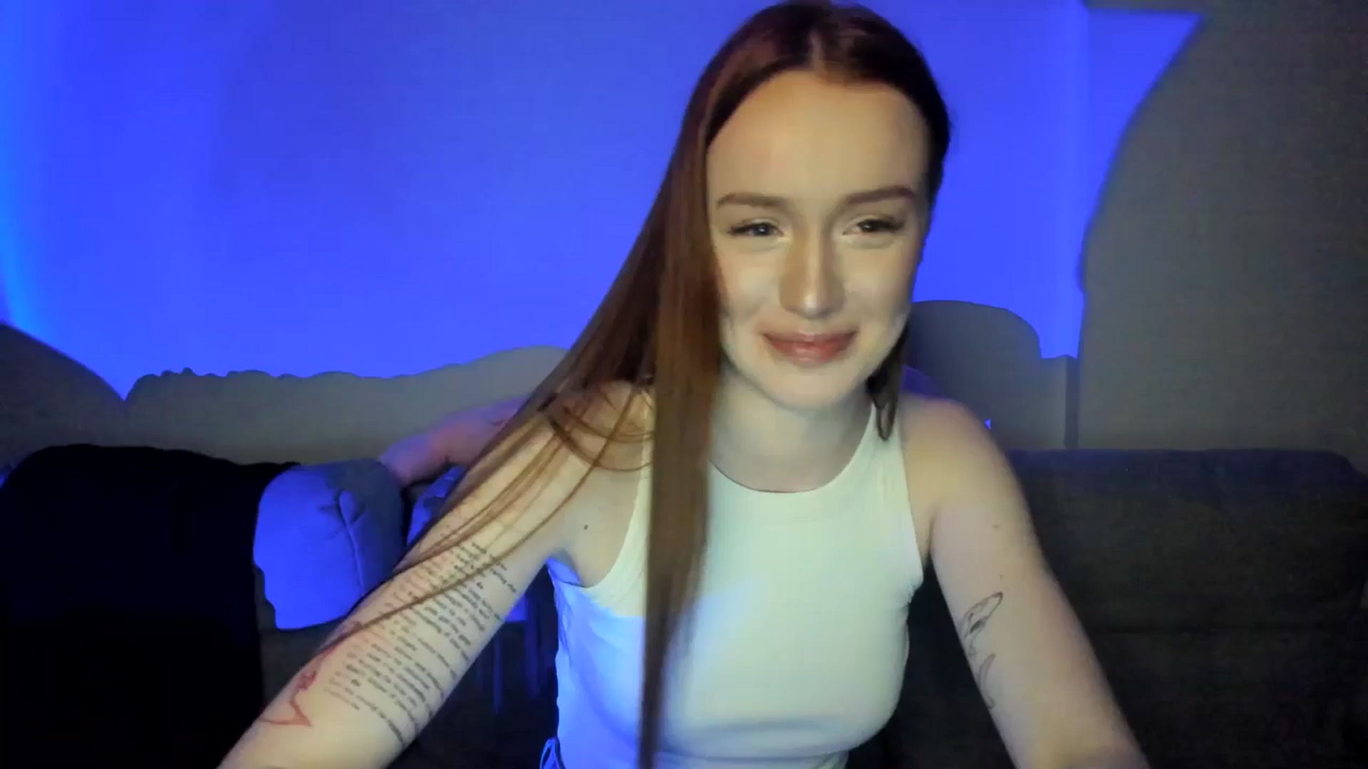 Gallery image thumbnail from IsabellRrose's myfreecams stream on, 03/26/2025, 19:22 image 18 of 20