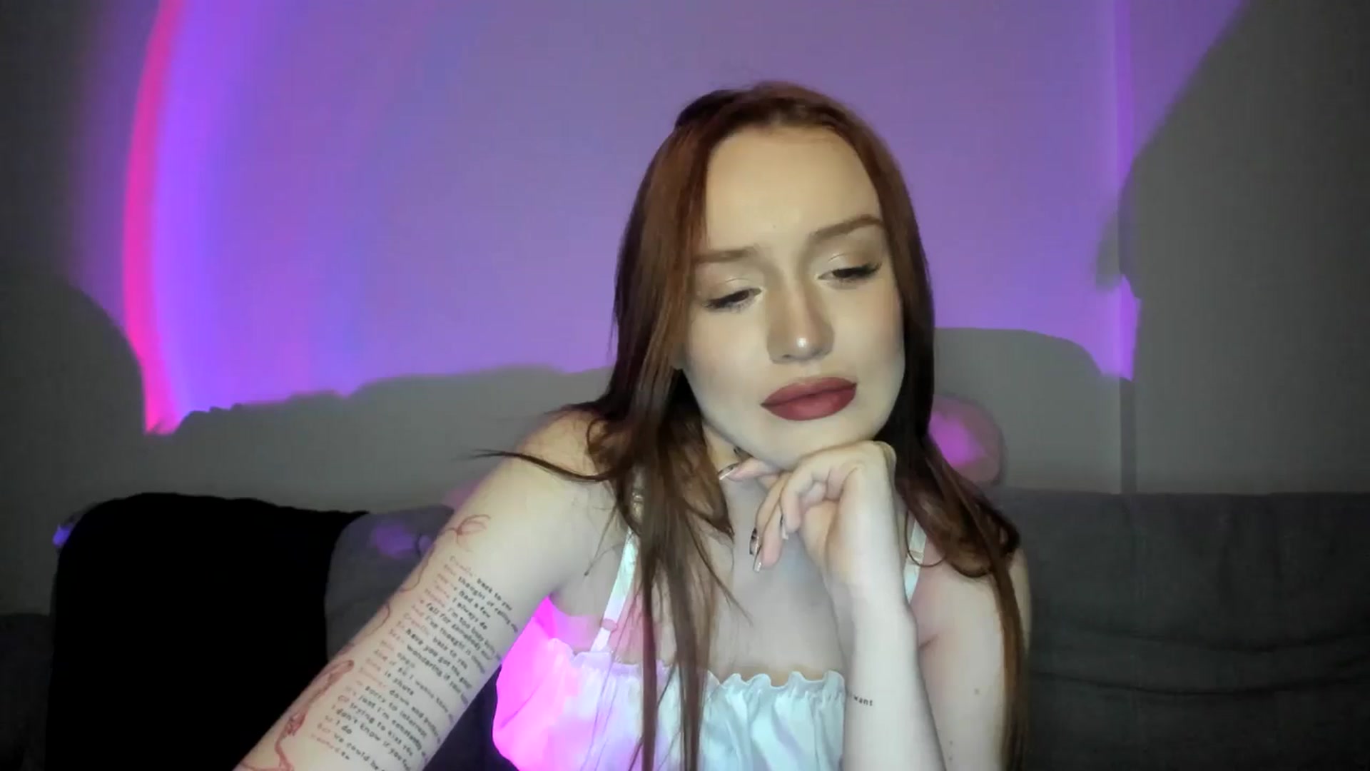 Gallery image thumbnail from IsabellRrose's myfreecams stream on, 03/28/2025, 17:15 image 8 of 20