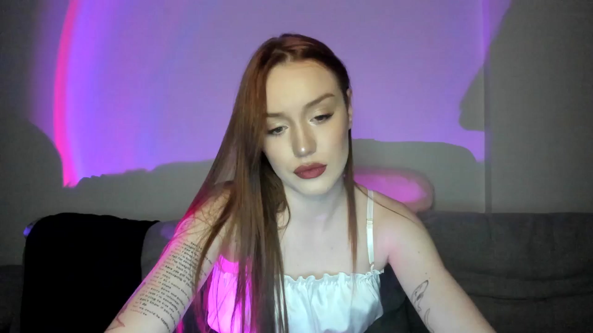 Gallery image thumbnail from IsabellRrose's myfreecams stream on, 03/28/2025, 17:15 image 3 of 20