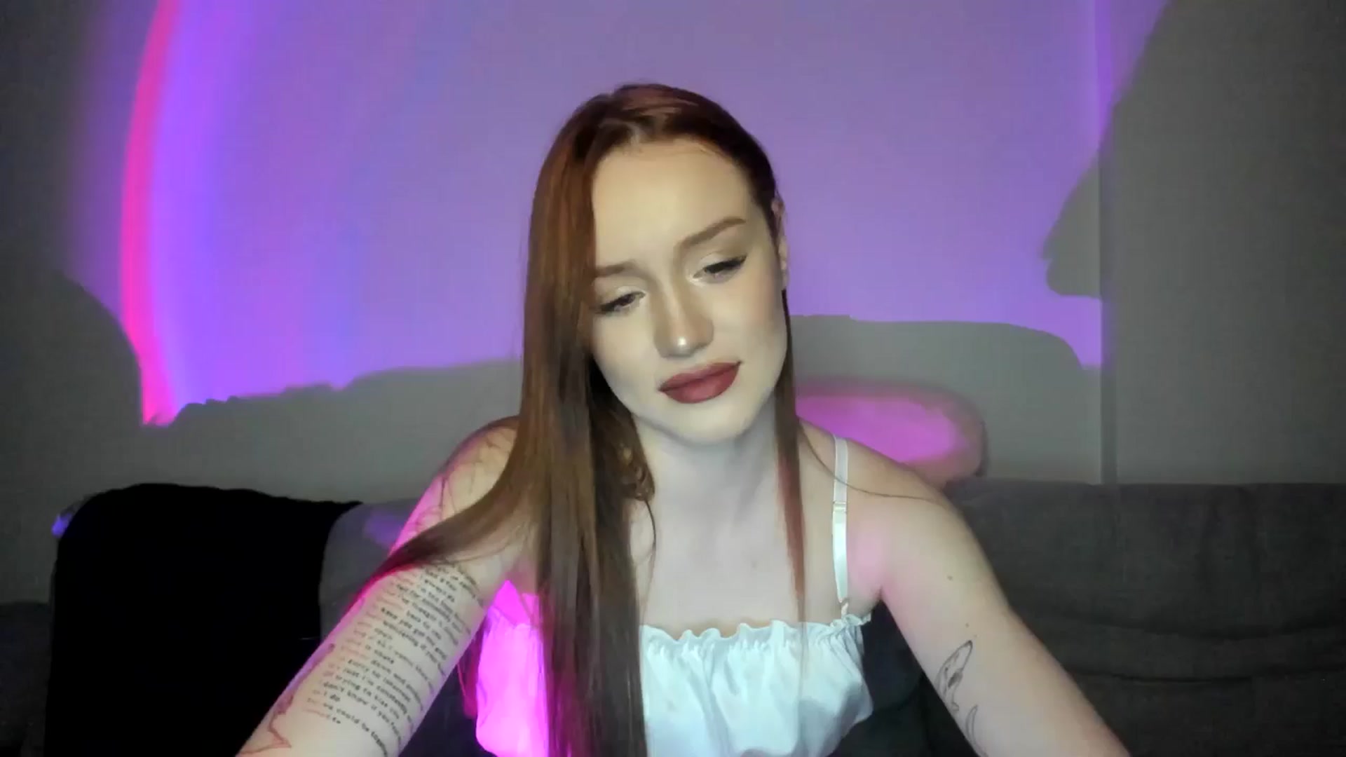 Gallery image thumbnail from IsabellRrose's myfreecams stream on, 03/28/2025, 17:15 image 5 of 20