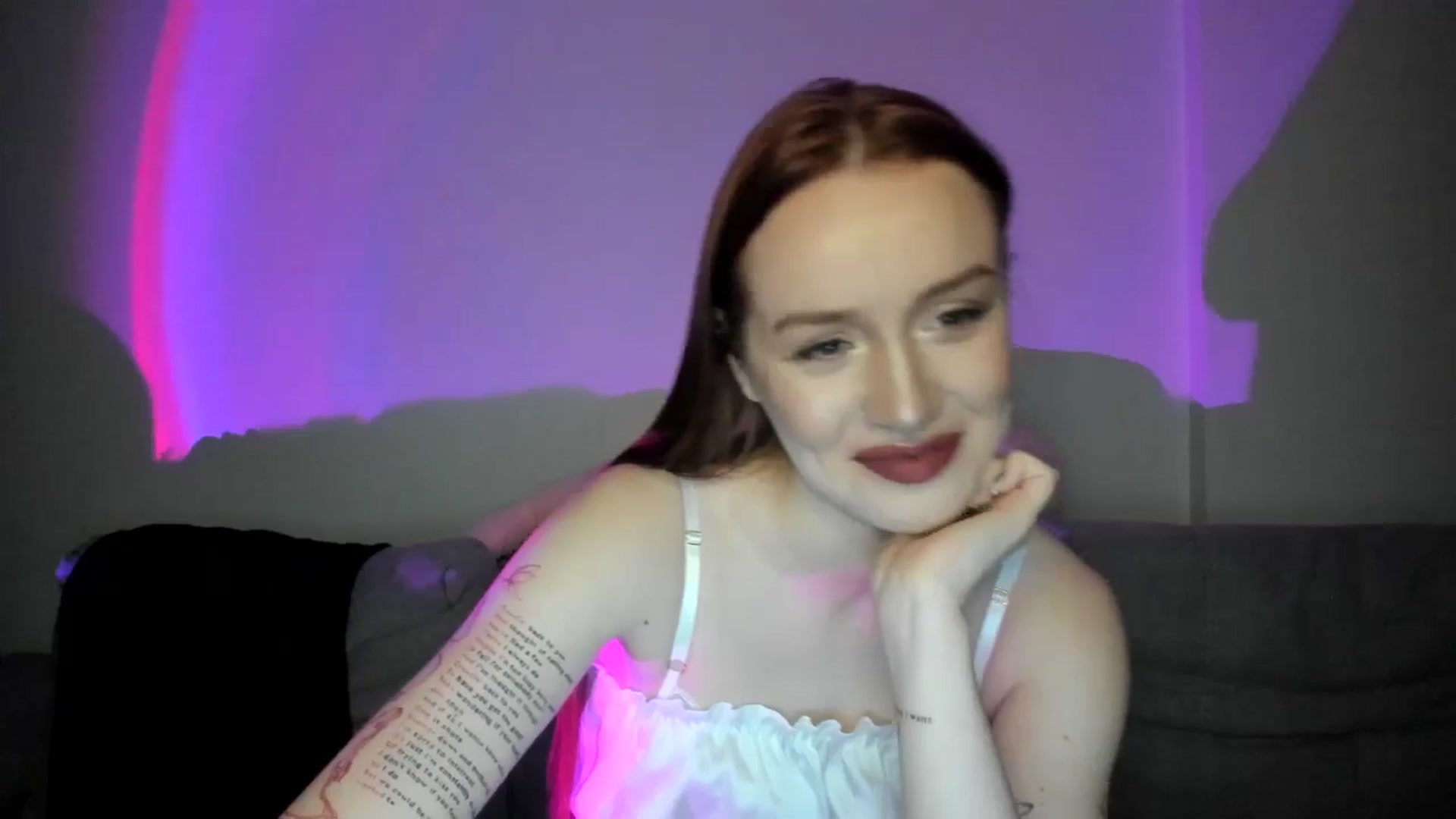 Gallery image thumbnail from IsabellRrose's myfreecams stream on, 03/28/2025, 18:06 image 8 of 20