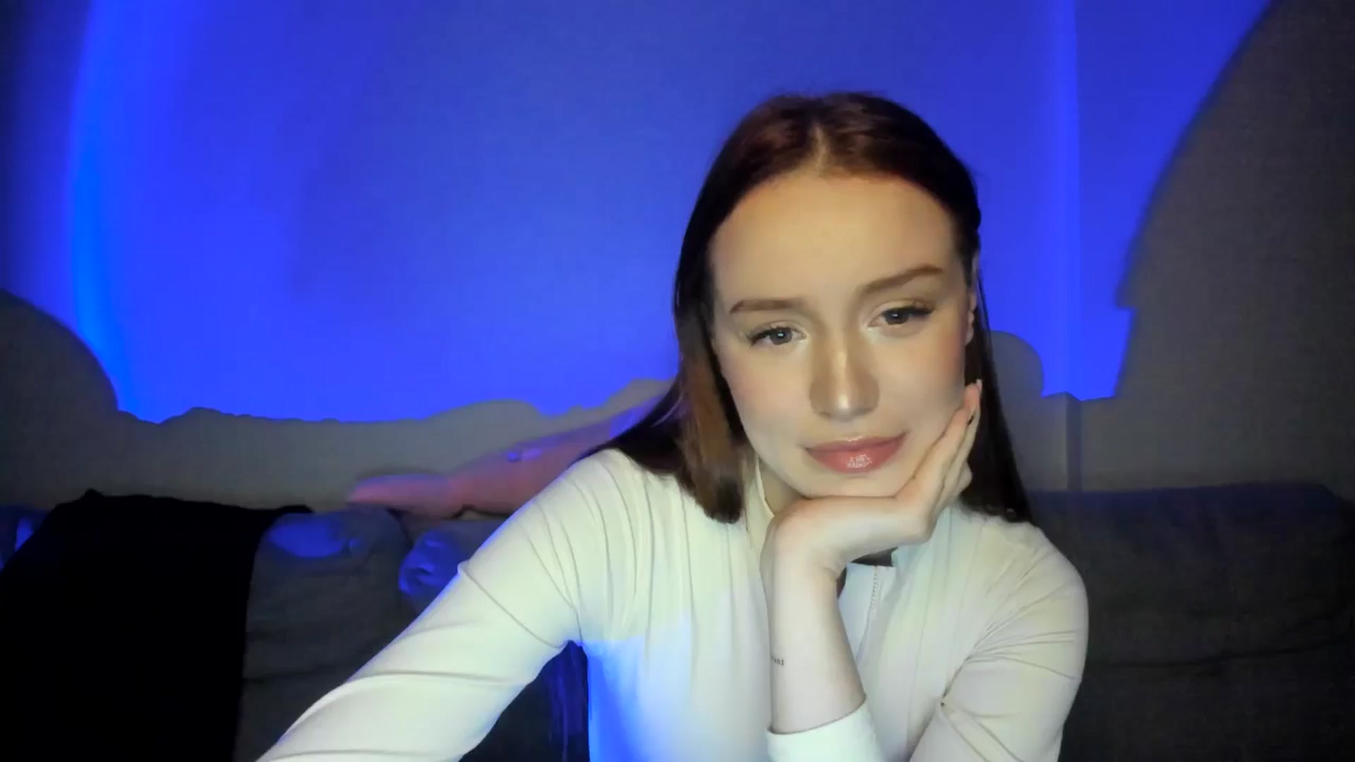 Gallery image thumbnail from IsabellRrose's myfreecams stream on, 03/30/2025, 16:43 image 15 of 20