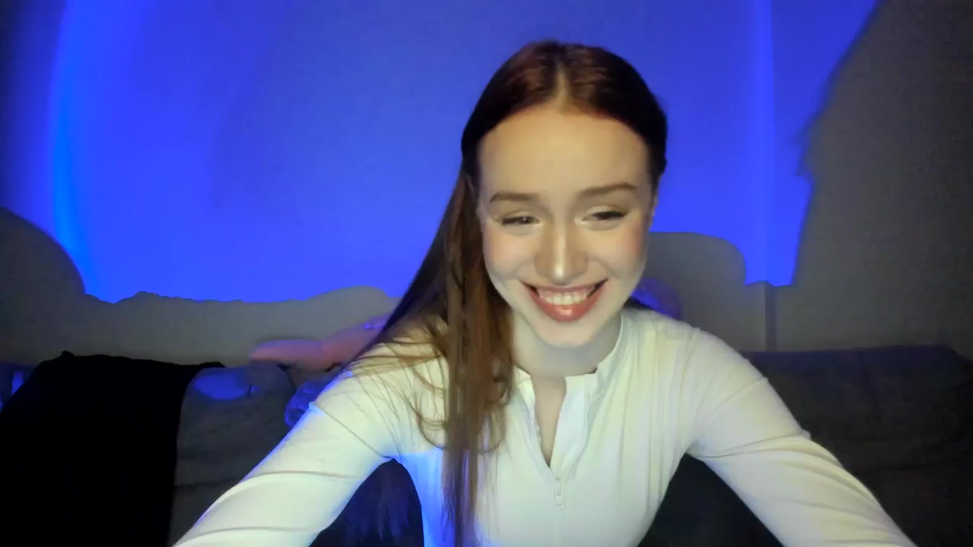 Gallery image thumbnail from IsabellRrose's myfreecams stream on, 03/30/2025, 16:43 image 6 of 20