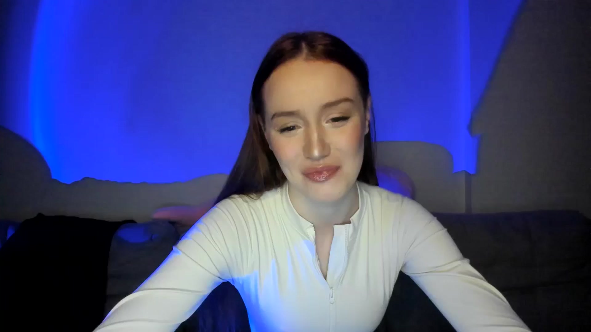 Gallery image thumbnail from IsabellRrose's myfreecams stream on, 03/30/2025, 16:43 image 10 of 20