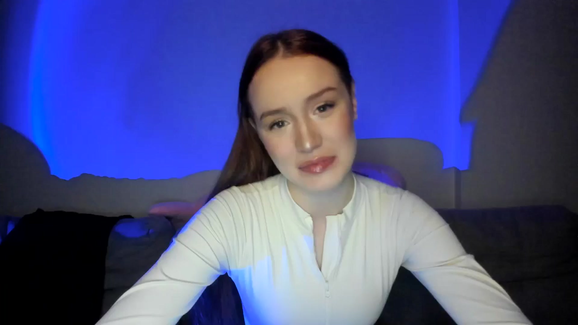 Gallery image thumbnail from IsabellRrose's myfreecams stream on, 03/30/2025, 16:43 image 7 of 20