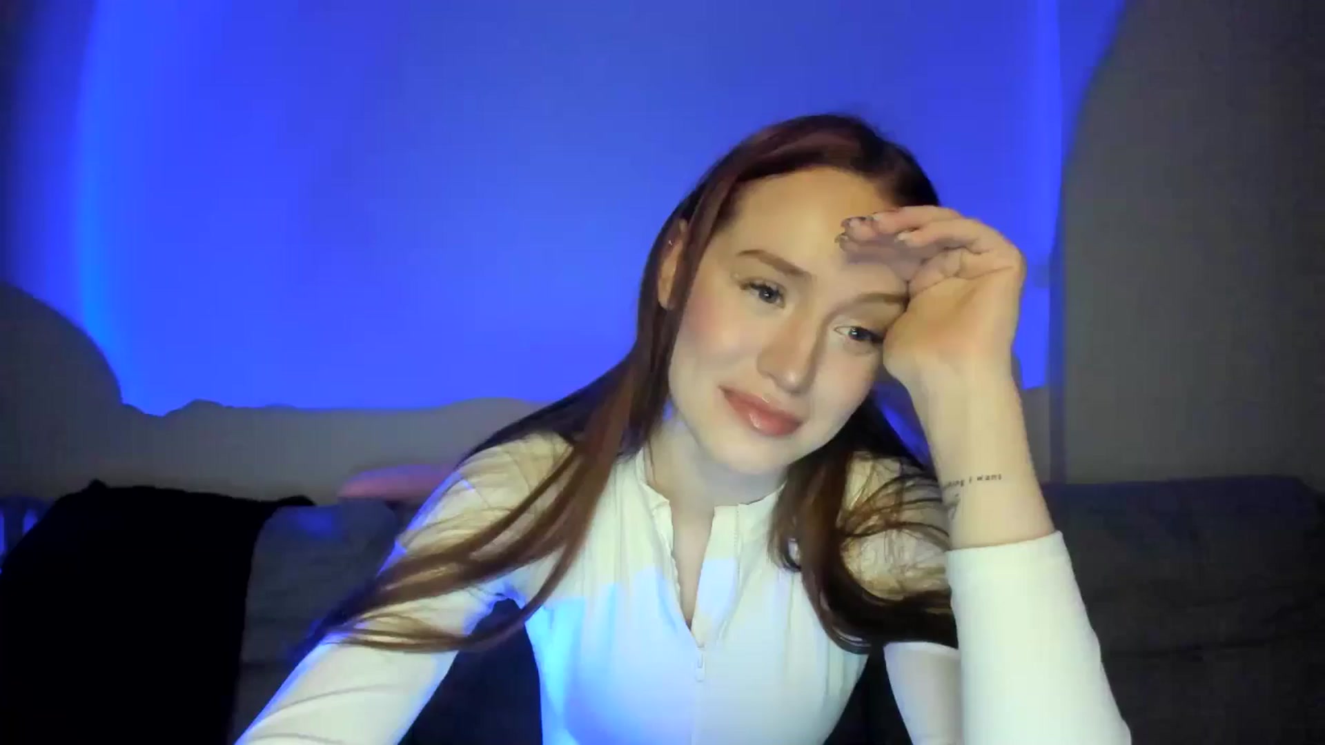 Gallery image thumbnail from IsabellRrose's myfreecams stream on, 03/30/2025, 17:04 image 16 of 20