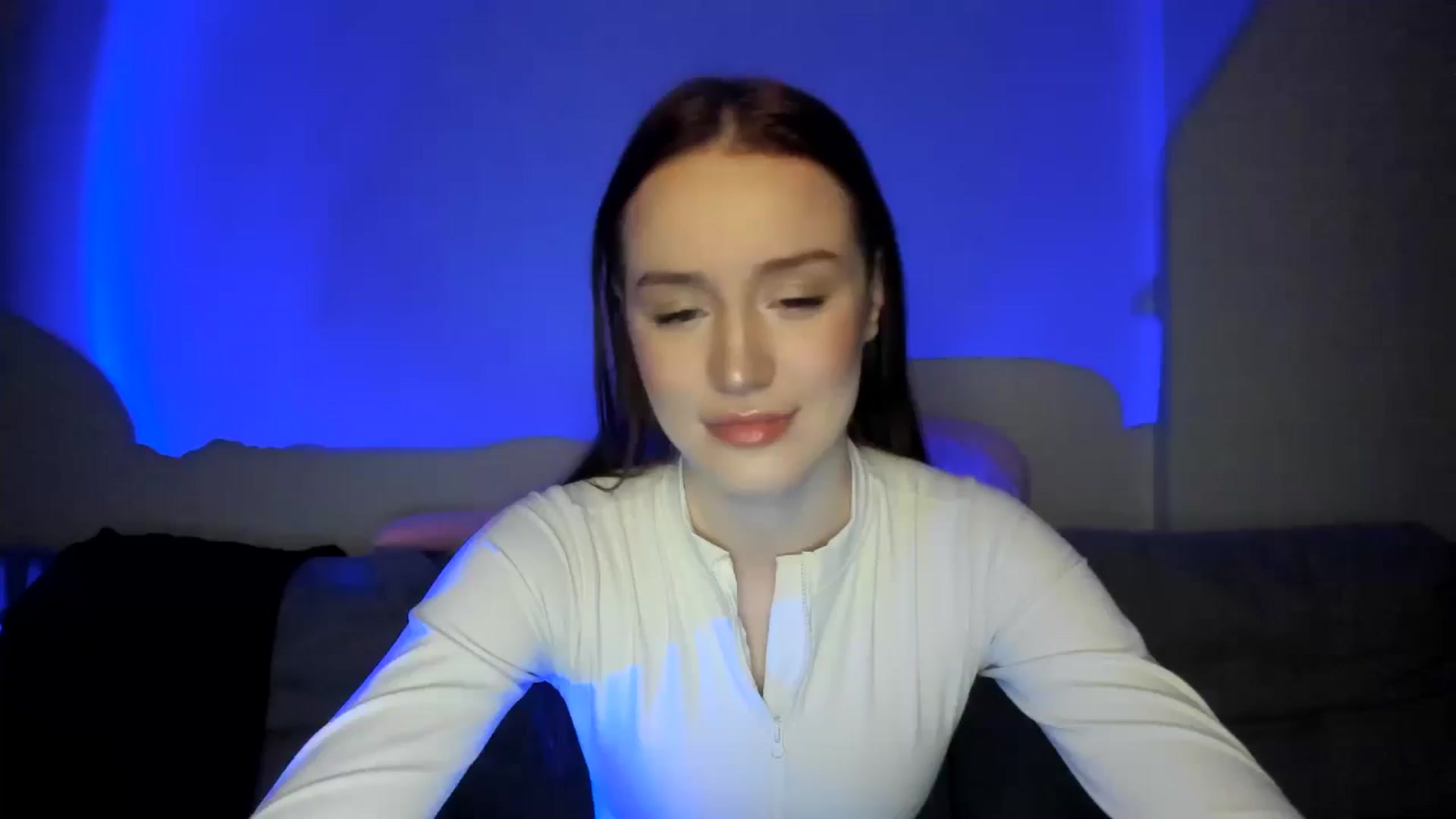 Gallery image thumbnail from IsabellRrose's myfreecams stream on, 03/30/2025, 17:04 image 10 of 20
