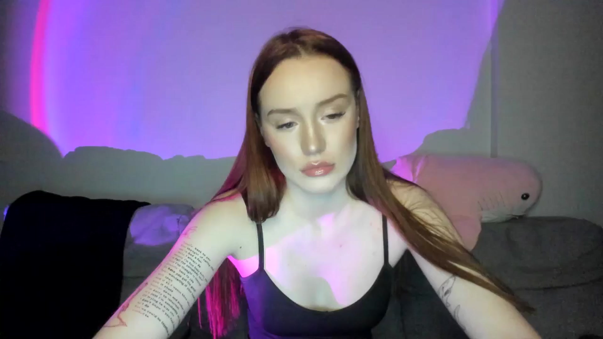 Gallery image thumbnail from IsabellRrose's myfreecams stream on, 03/31/2025, 16:46 image 13 of 20