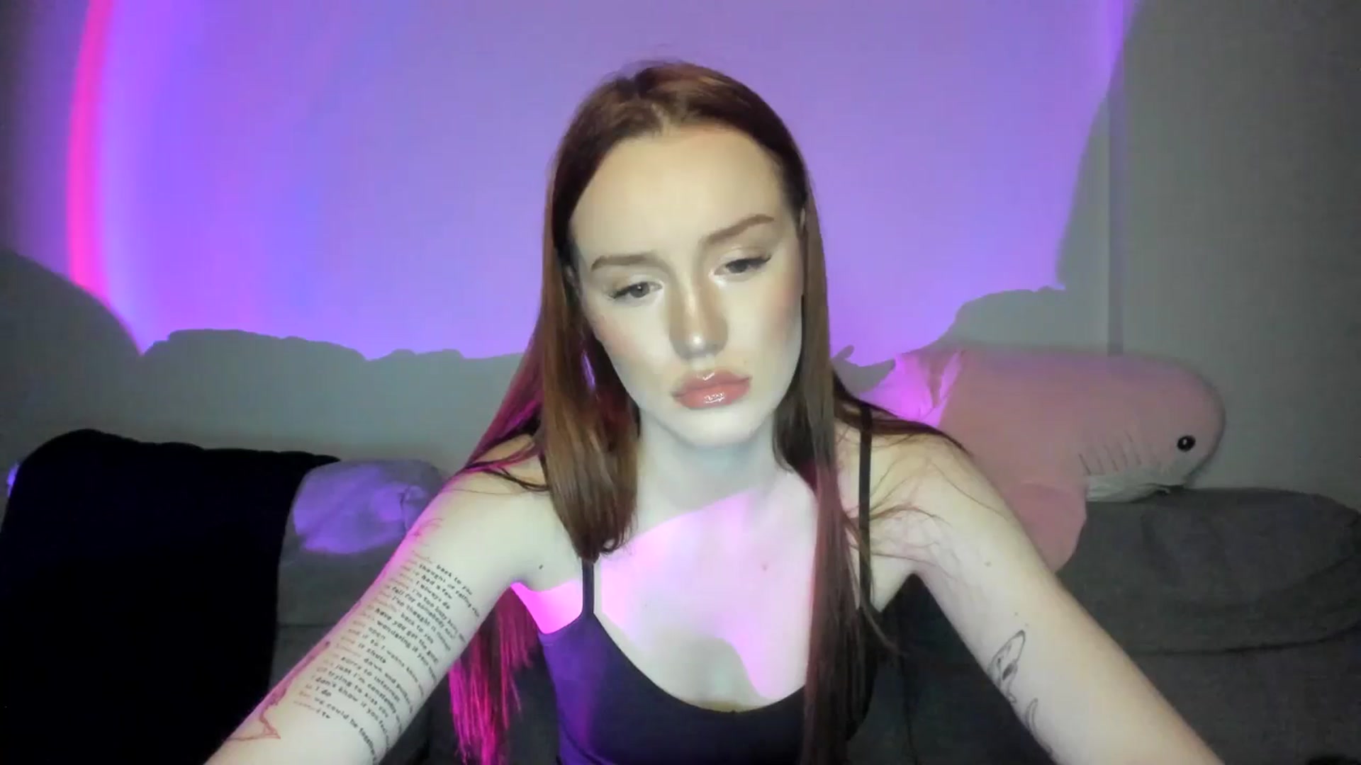 Gallery image thumbnail from IsabellRrose's myfreecams stream on, 03/31/2025, 16:46 image 15 of 20