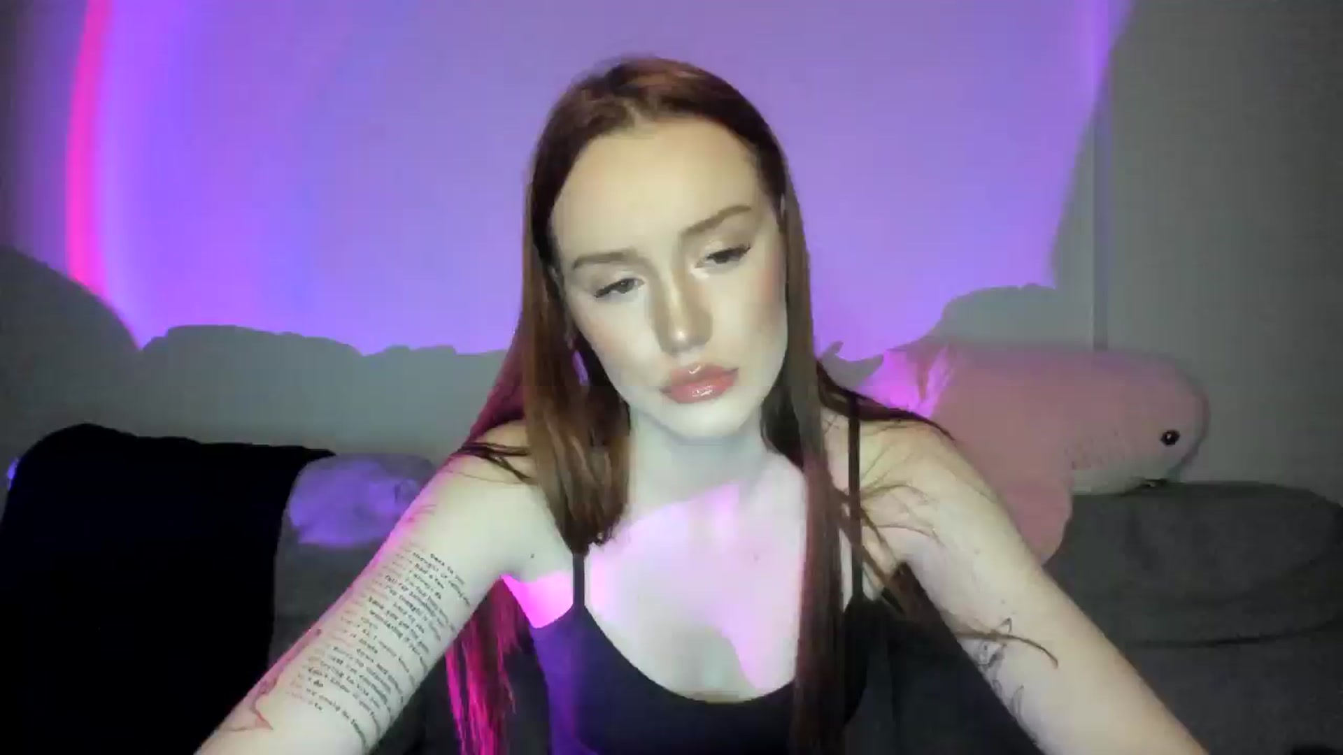 Gallery image thumbnail from IsabellRrose's myfreecams stream on, 03/31/2025, 16:46 image 14 of 20