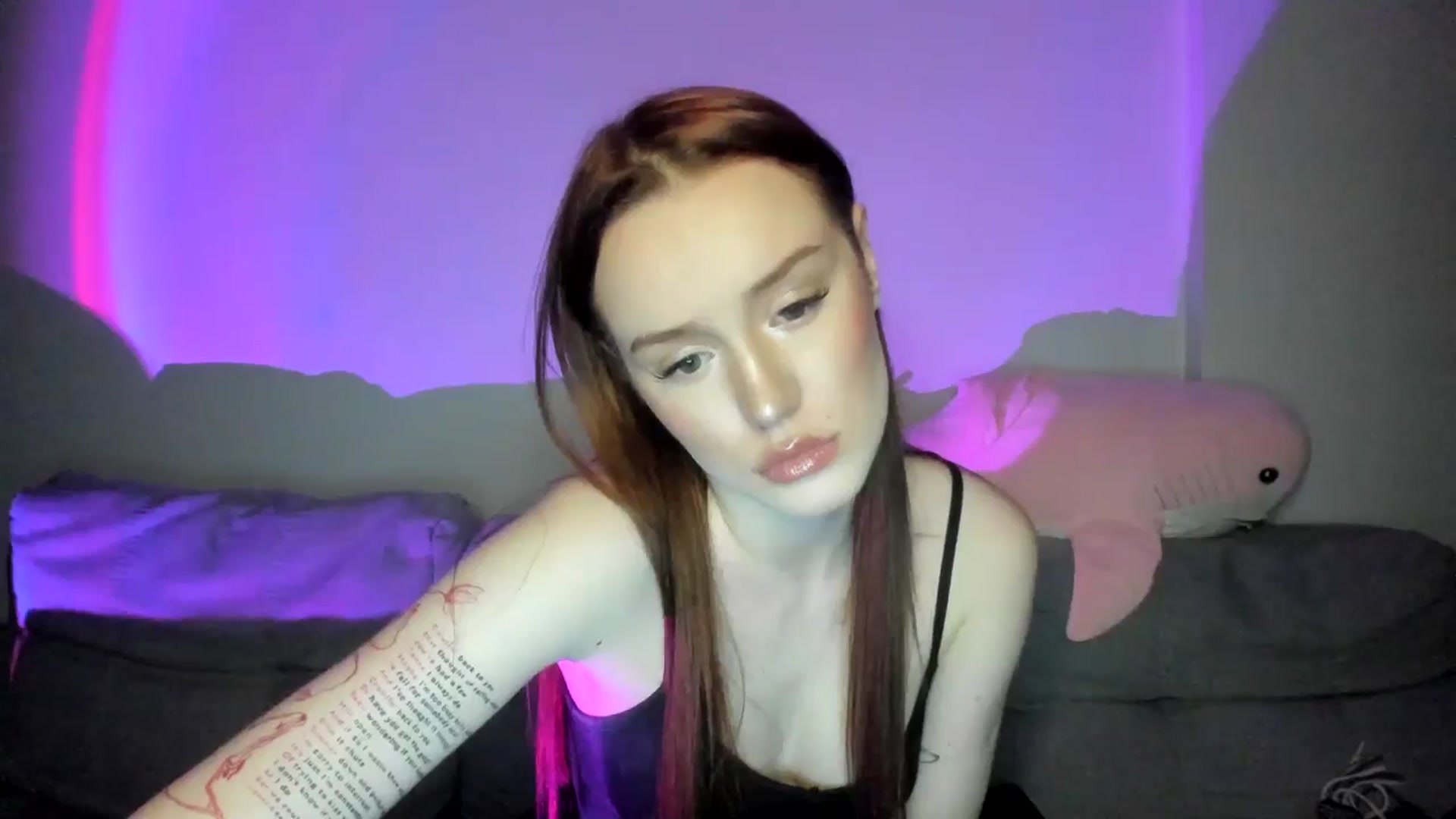 Gallery image thumbnail from IsabellRrose's myfreecams stream on, 03/31/2025, 17:36 image 2 of 20