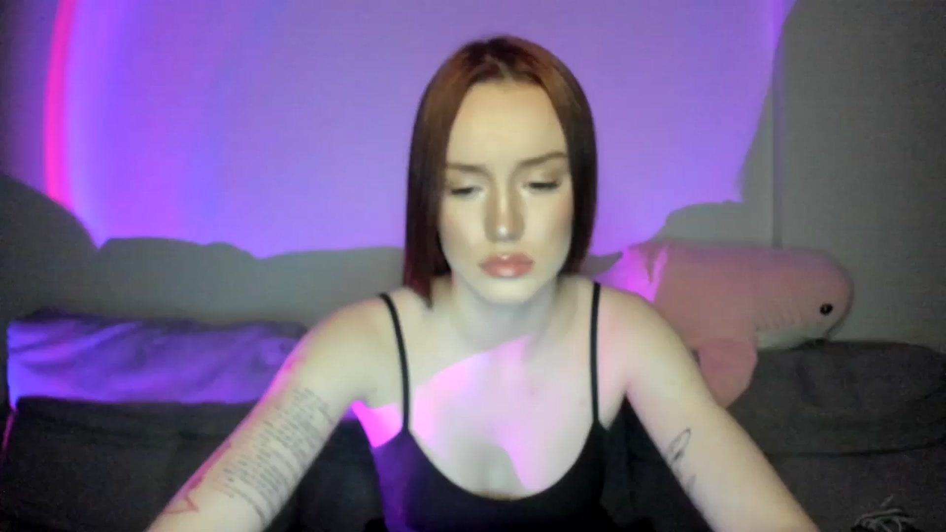 Gallery image thumbnail from IsabellRrose's myfreecams stream on, 03/31/2025, 17:36 image 12 of 20
