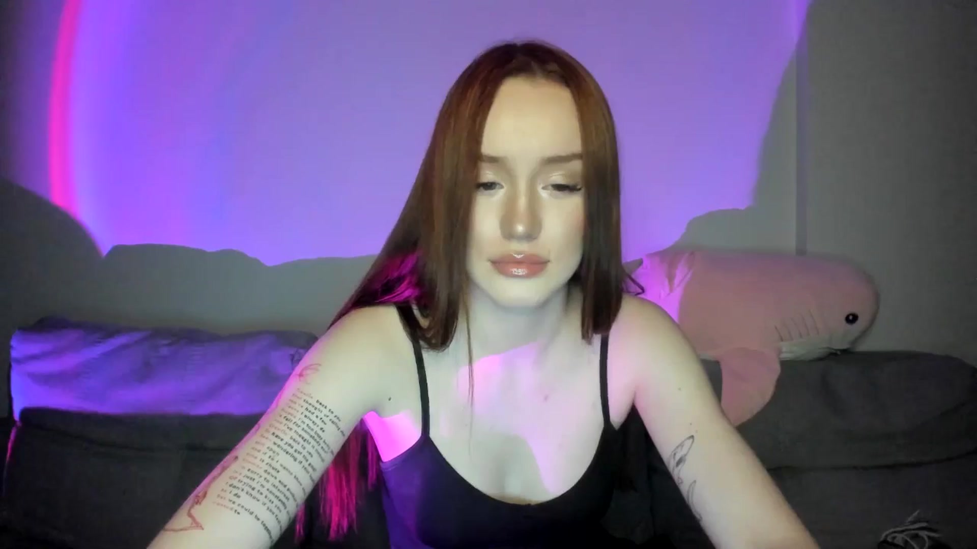 Gallery image thumbnail from IsabellRrose's myfreecams stream on, 03/31/2025, 17:36 image 15 of 20