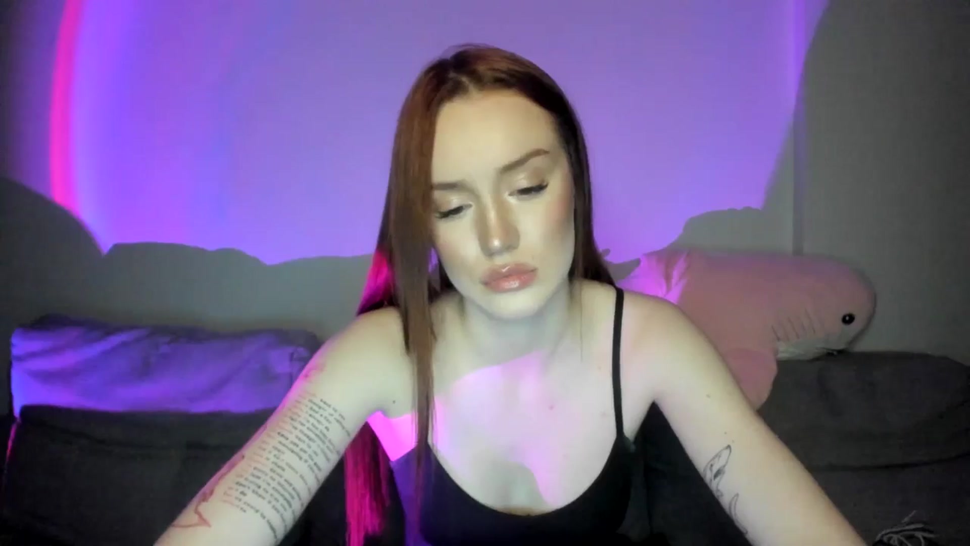 Gallery image thumbnail from IsabellRrose's myfreecams stream on, 03/31/2025, 18:23 image 7 of 20