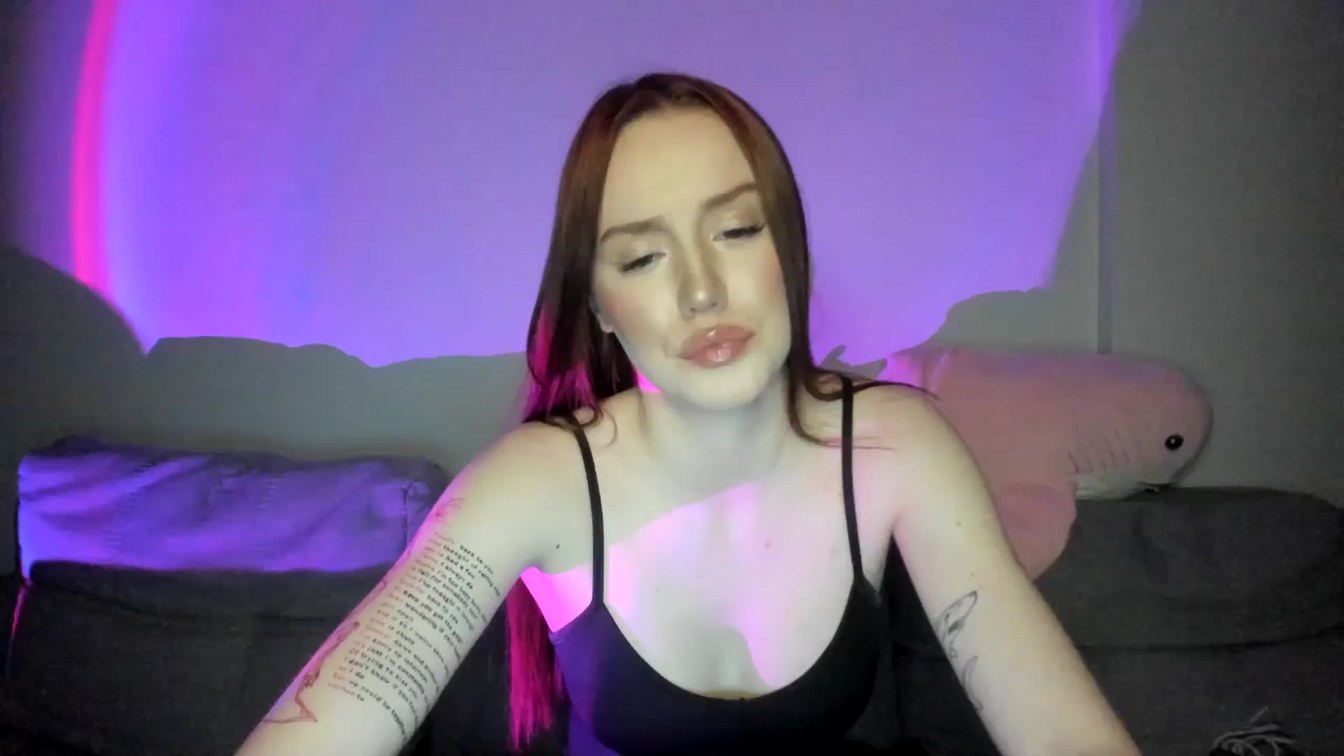 Gallery image thumbnail from IsabellRrose's myfreecams stream on, 03/31/2025, 18:23 image 3 of 20