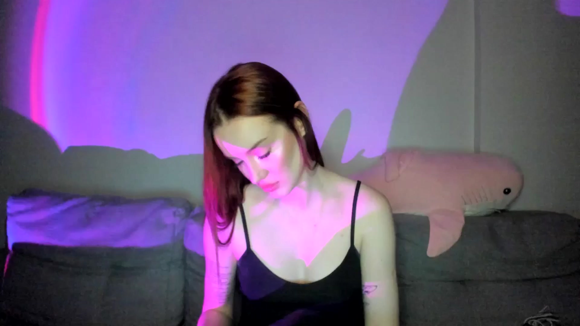 Gallery image thumbnail from IsabellRrose's myfreecams stream on, 03/31/2025, 18:23 image 6 of 20