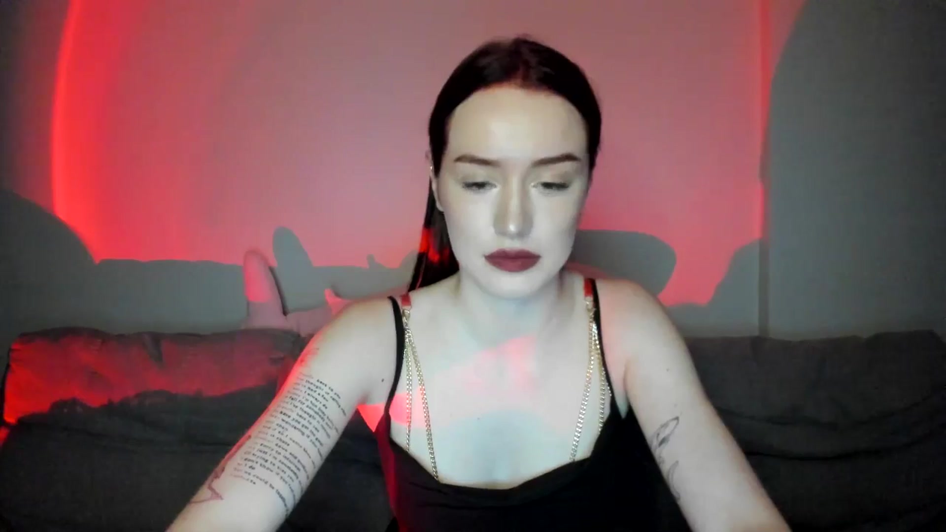 Gallery image thumbnail from IsabellRrose's myfreecams stream on, 04/04/2025, 15:33 image 18 of 20