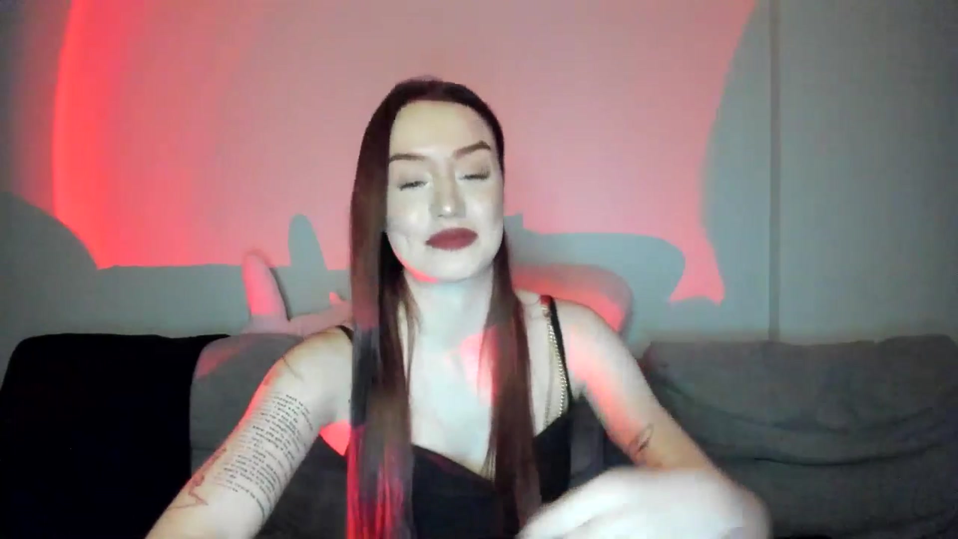 Gallery image thumbnail from IsabellRrose's myfreecams stream on, 04/04/2025, 15:33 image 8 of 20
