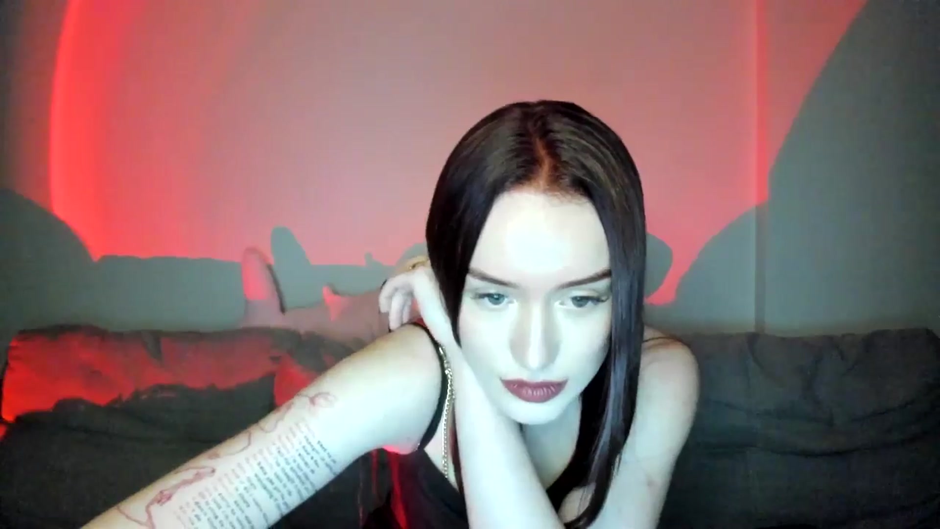Gallery image thumbnail from IsabellRrose's myfreecams stream on, 04/04/2025, 16:25 image 15 of 20